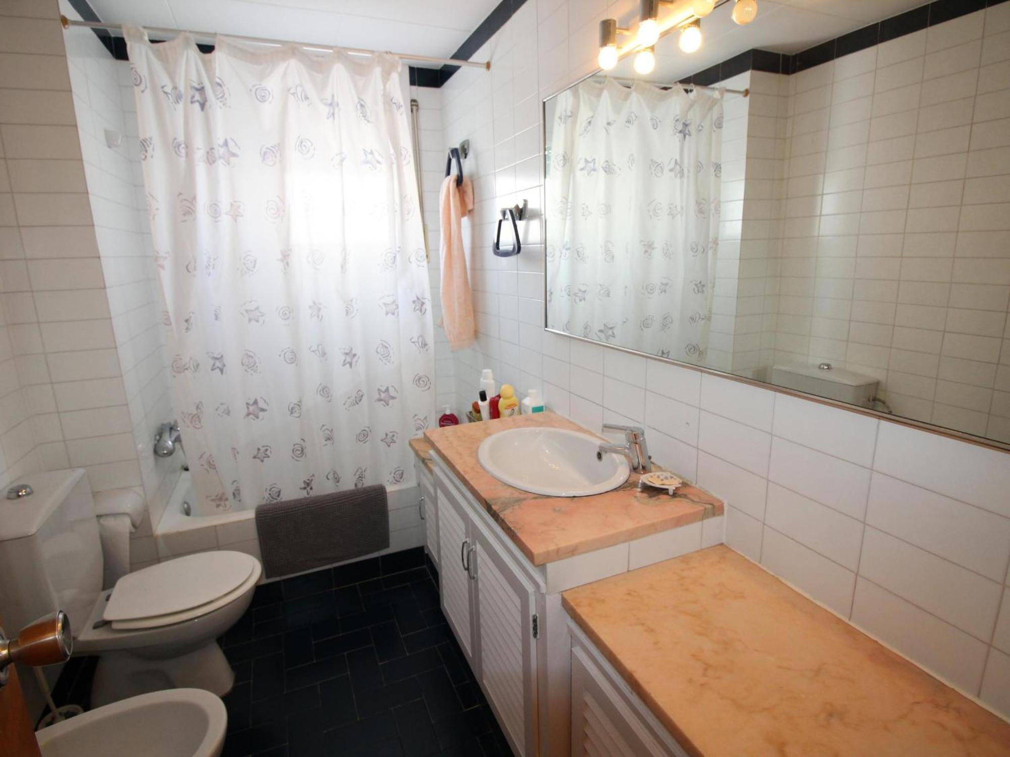 Apartamento Mistral - Acogedor, Luminoso Y De Ambiente Moderno Con Terraza Vista Mar. - Es-228-143