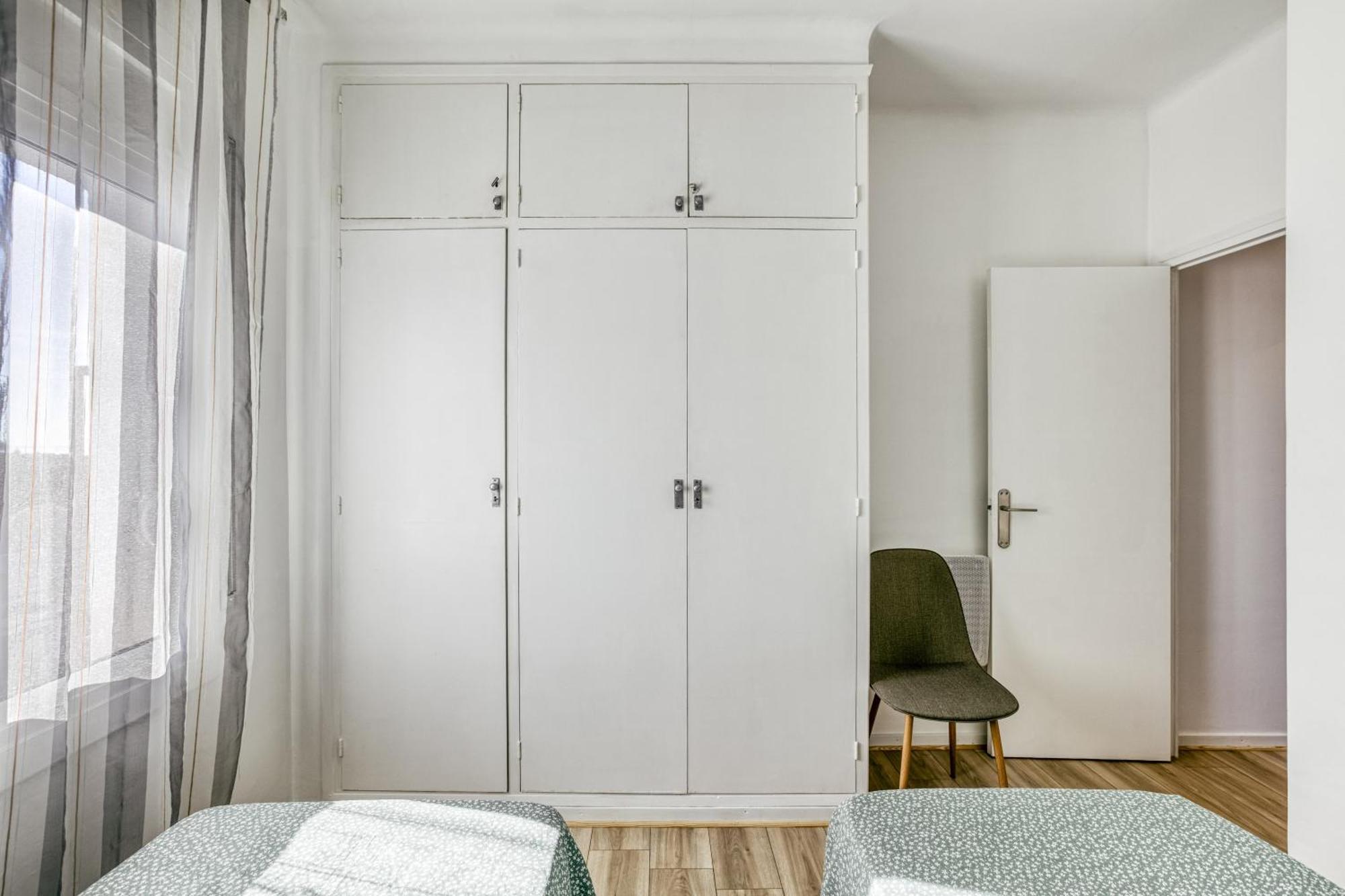 Apartment Londres Roses