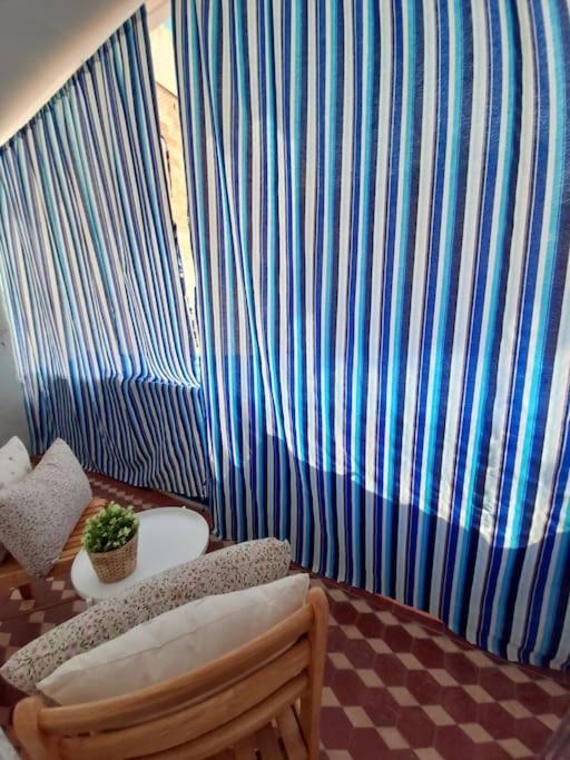 Bonito Estudio En El Centro. Ideal Parejas. * Palamos