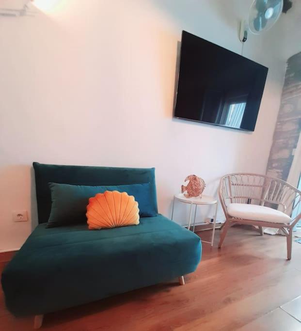 Bonito Estudio En El Centro. Ideal Parejas. Palamos