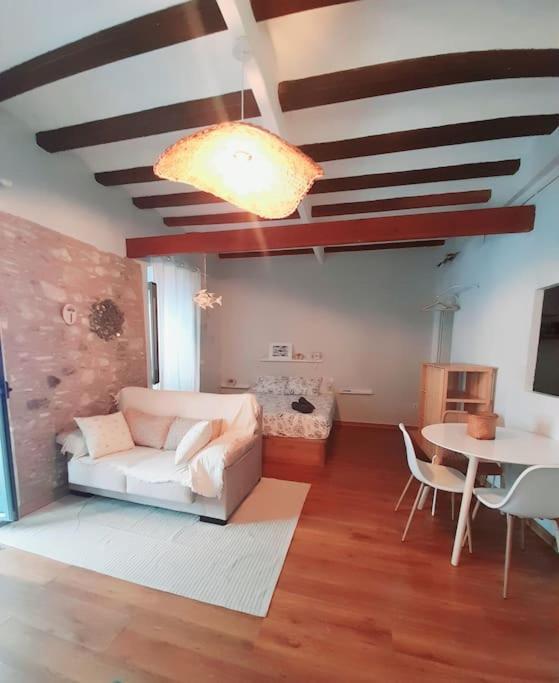 Bonito Estudio En El Centro. Ideal Parejas. Palamos