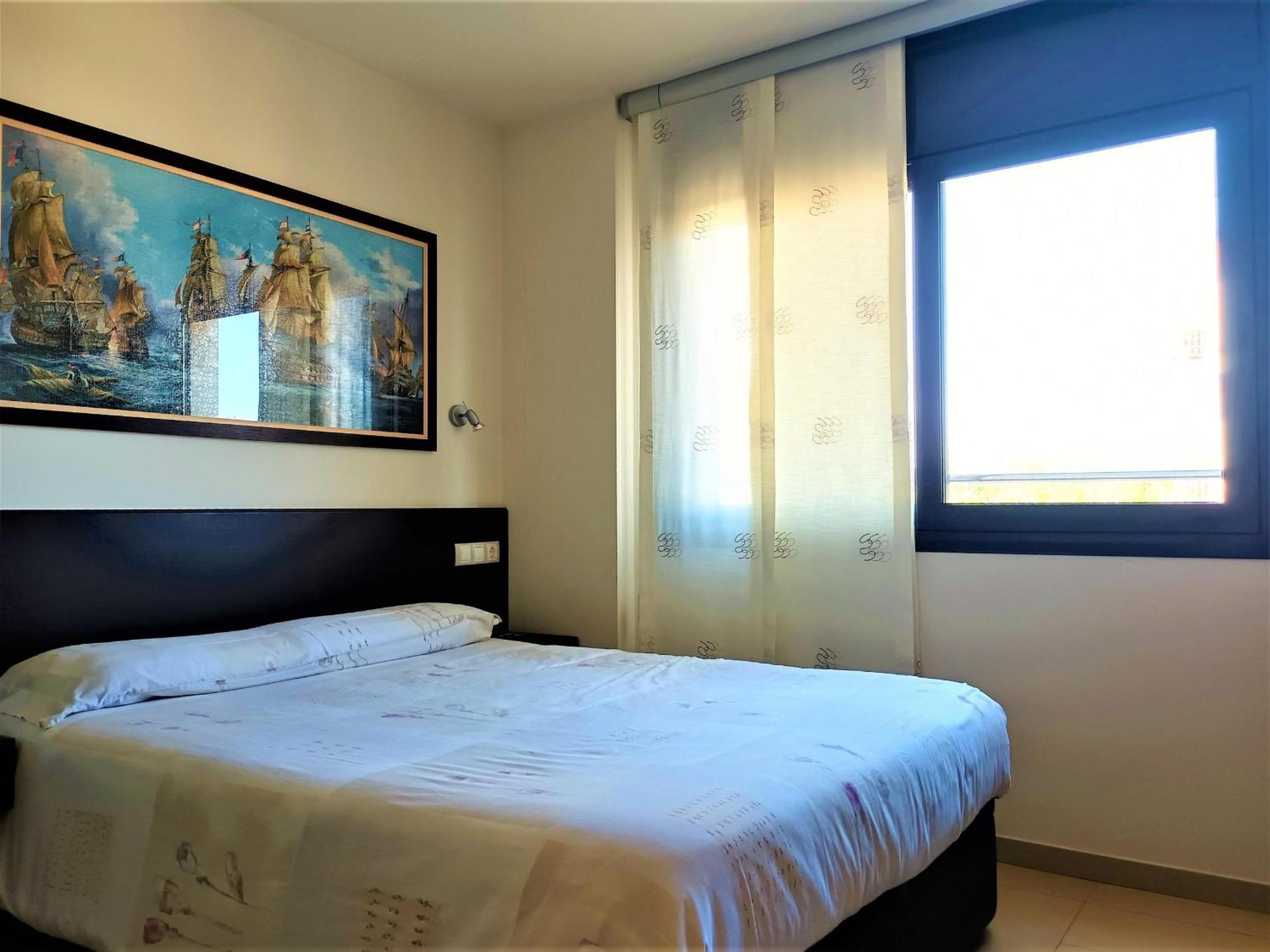 En Roses: Terraza, A/a, Wifi, Parking, 2ª Linea De Playa - Es-258-89