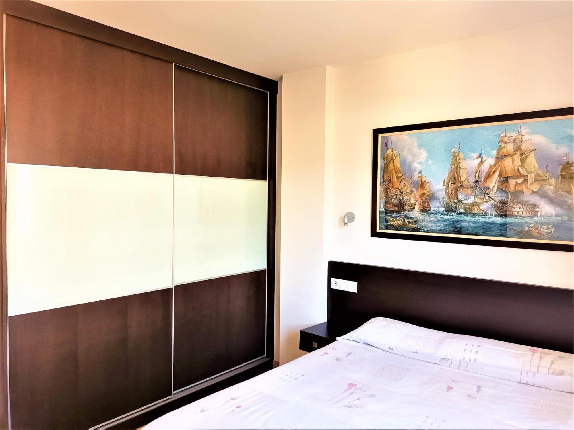 Apartamento En Roses: Terraza, A/a, Wifi, Parking, 2ª Linea De Playa - Es-258-89