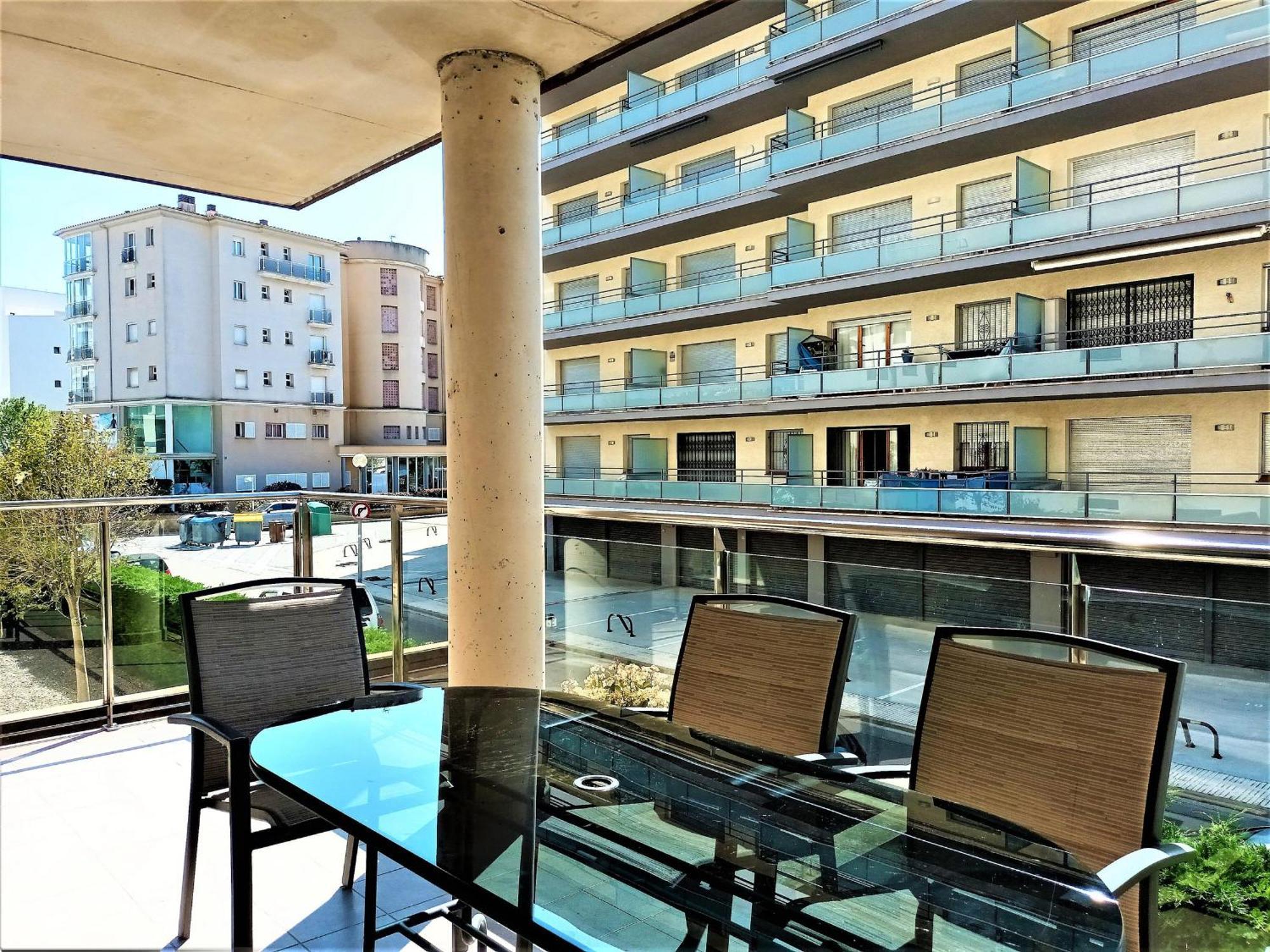 En Roses: Terraza, A/a, Wifi, Parking, 2ª Linea De Playa - Es-258-89 Apartamento *