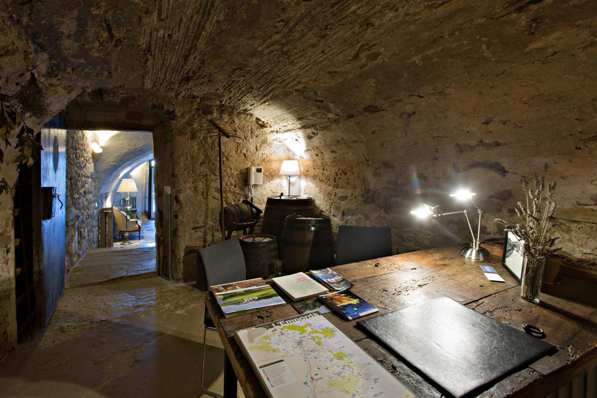 Encís D'empordà -adults Only- Casavells