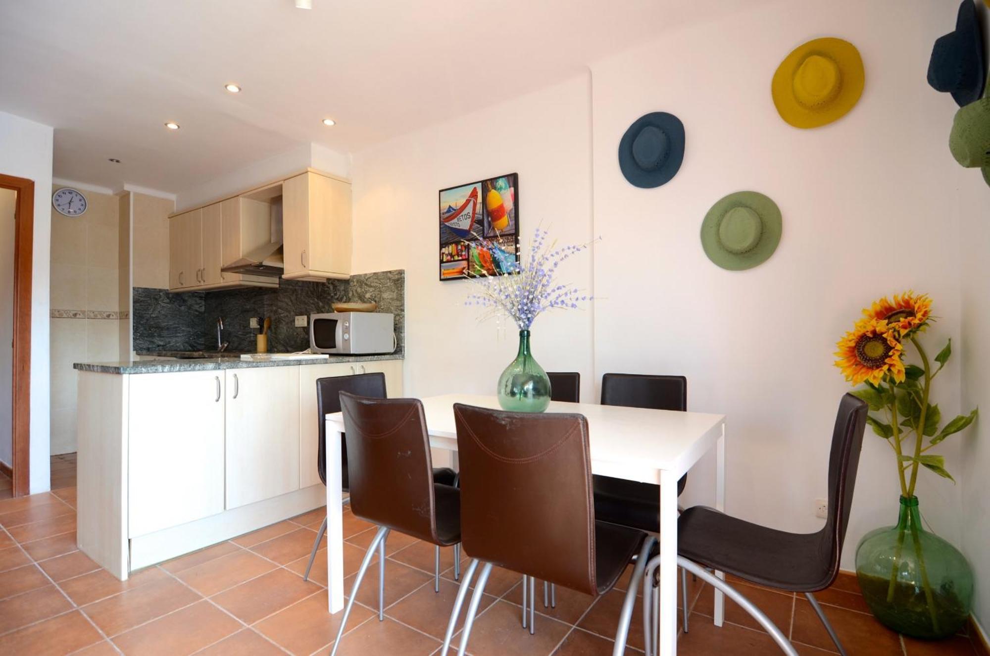 Los Pinos Apartment