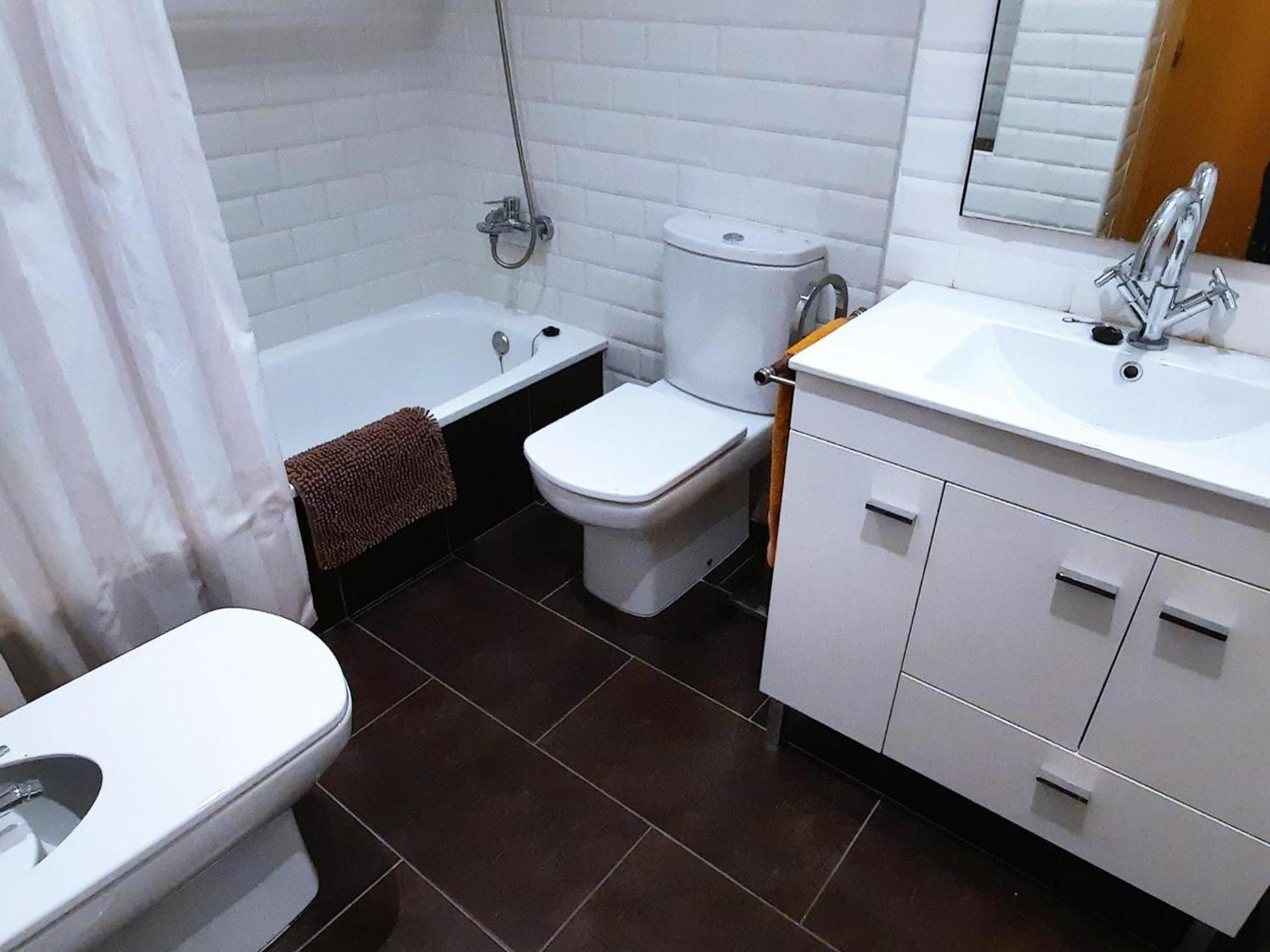 Apartamento En Con Piscina Comunitaria Y Terraza, A 10 Minutos De La Playa - Es-170-32 *