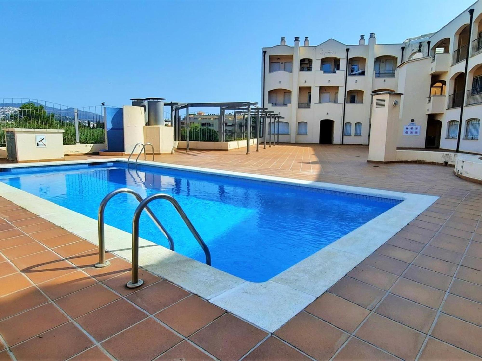 Apartamento En Con Piscina Comunitaria Y Terraza, A 10 Minutos De La Playa - Es-170-32 Llançà