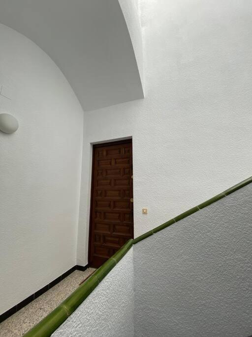 Lindo Con Vistas Al Puerto Mistral Apartment *