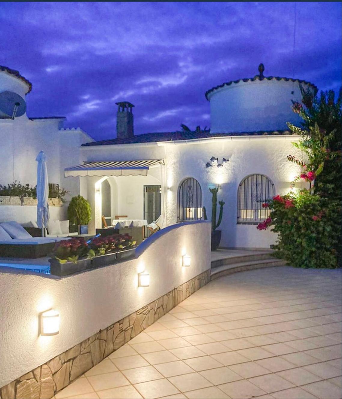 Charmante Avec Piscine Dans Les Canaux * Ampuriabrava