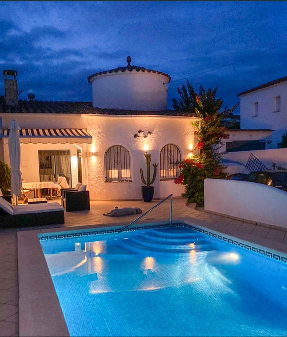 Villa Charmante Avec Piscine Dans Les Canaux Ampuriabrava