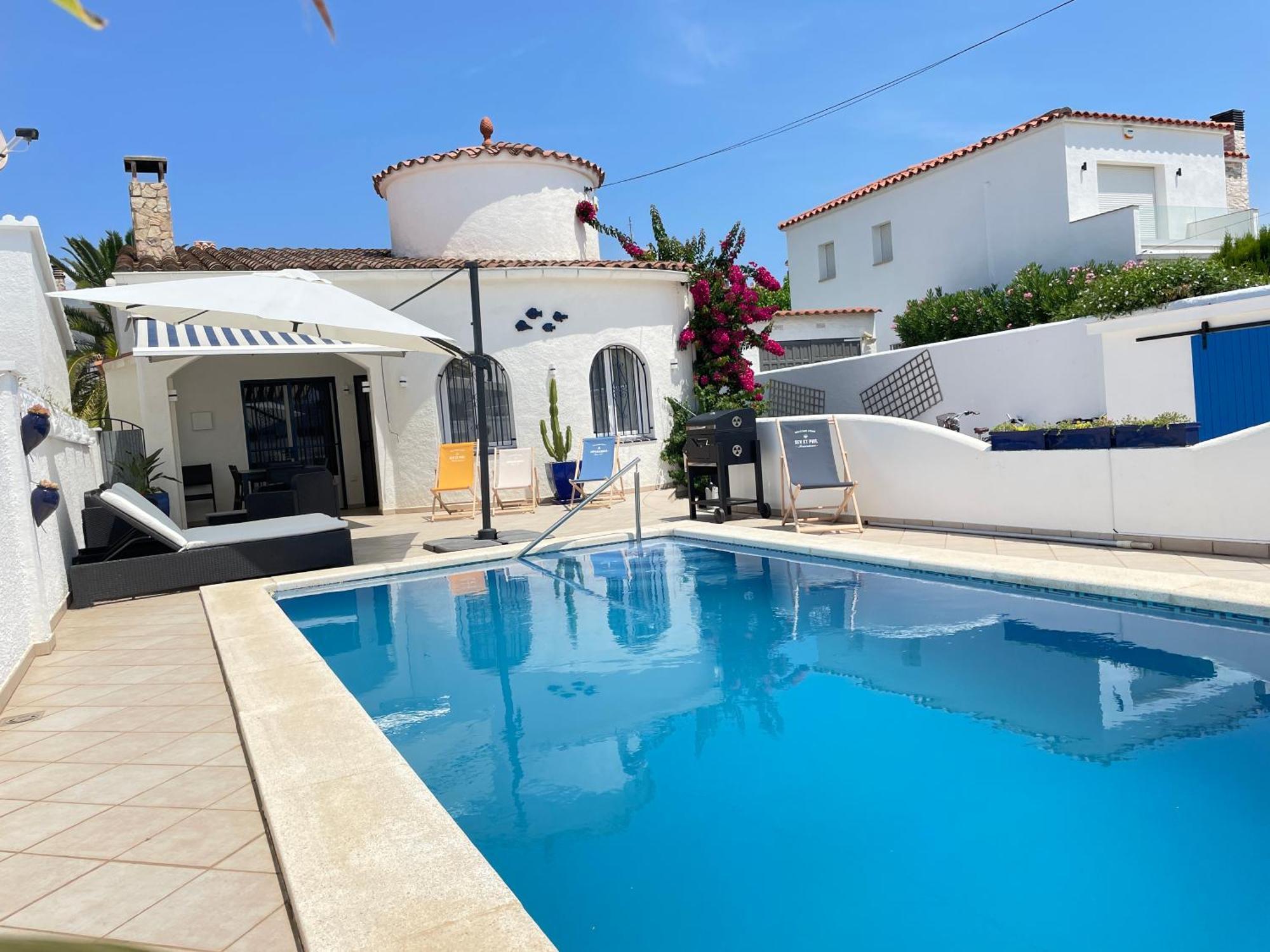 Charmante Avec Piscine Dans Les Canaux Villa *