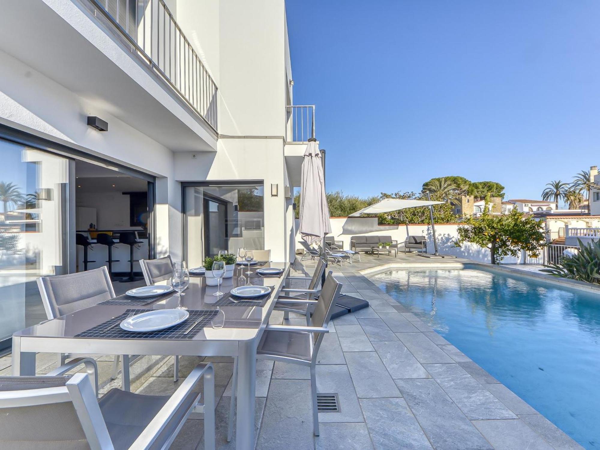 Holiday Norfeu 10 *