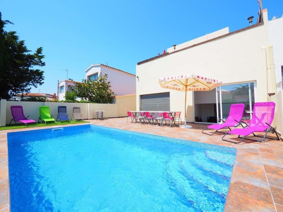 Casa Peni * Ampuriabrava