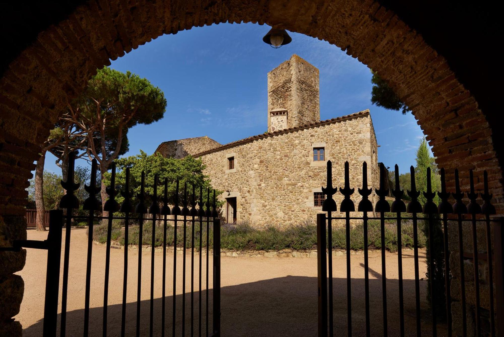 Casa rural Masia Torre Lloreta S.xiii *