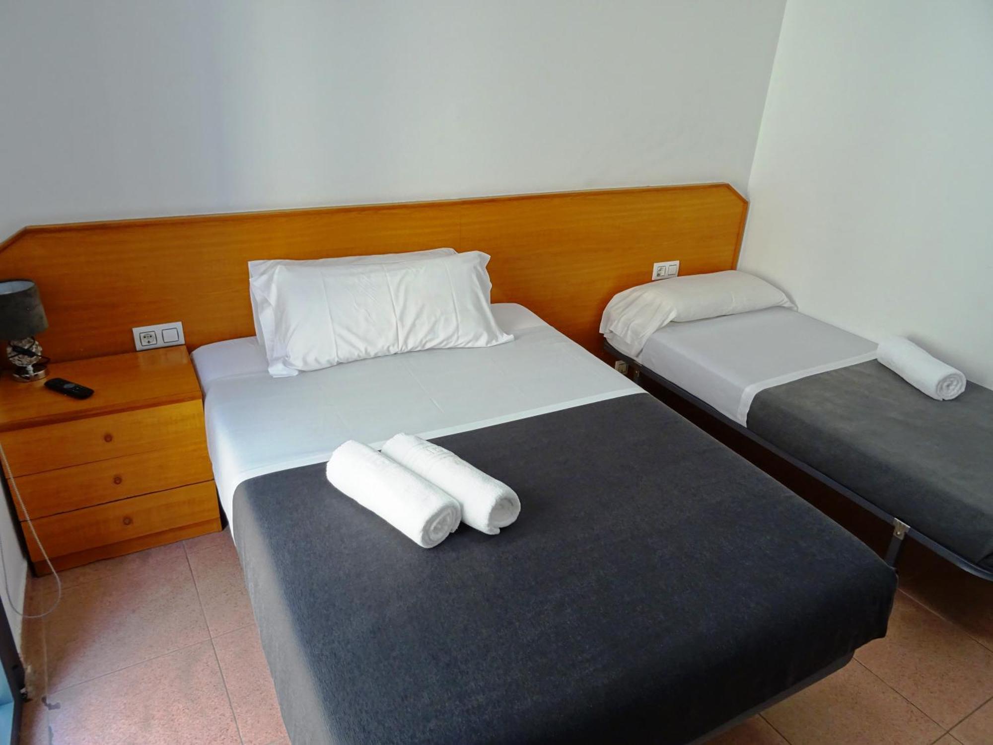 Center Plaza Figueres Apartment *