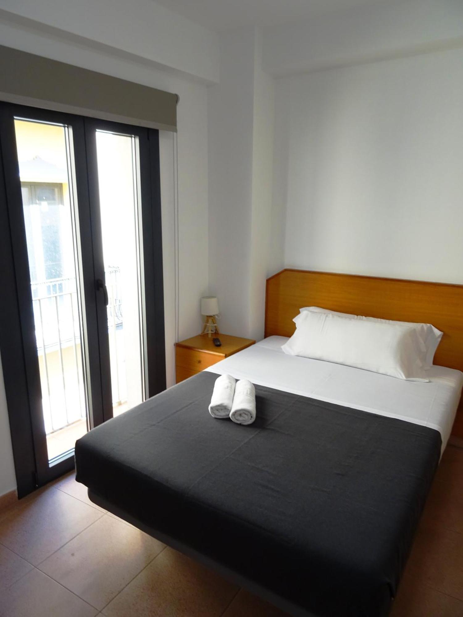 Center Plaza Figueres Apartment