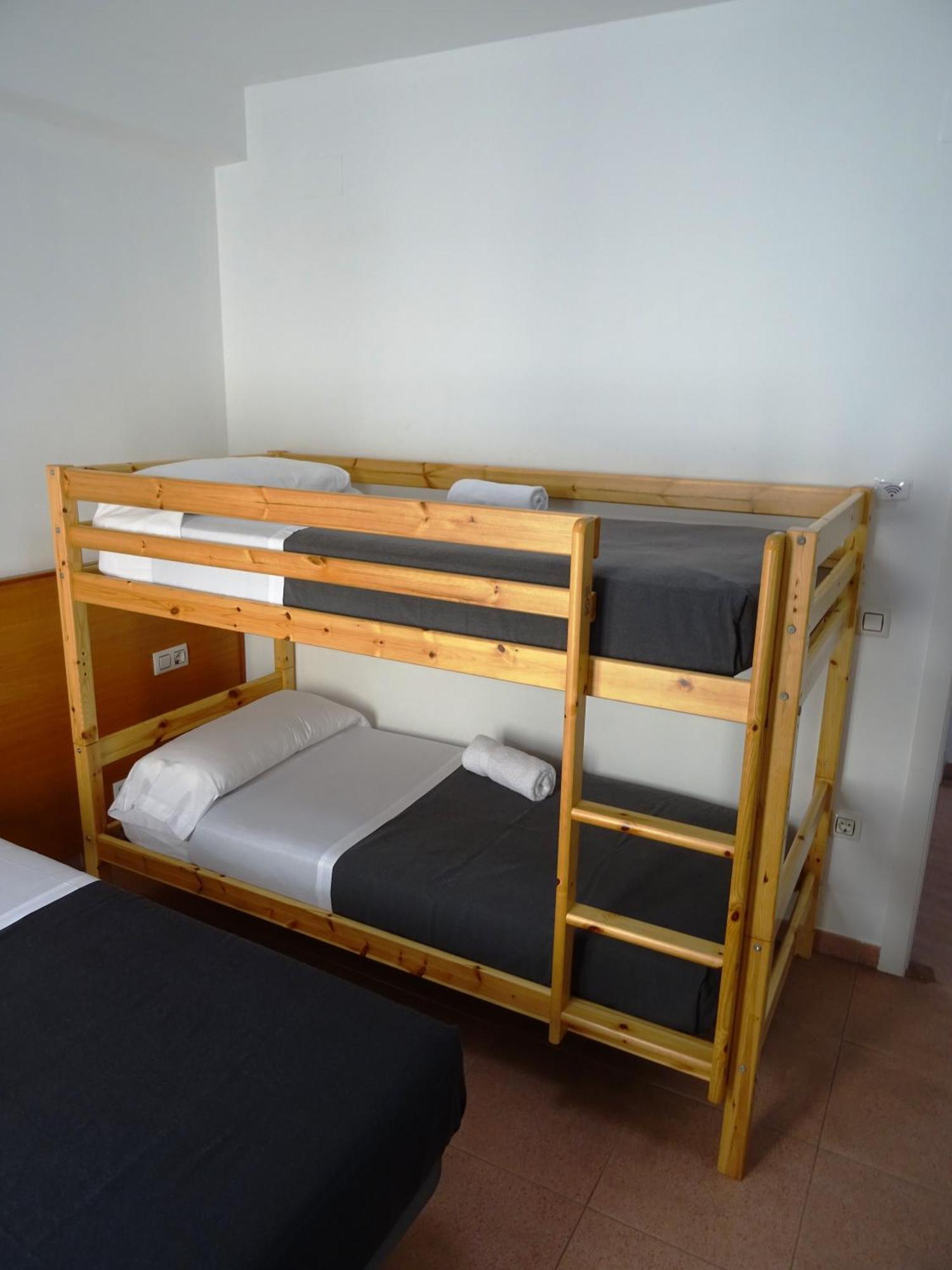 Center Plaza Figueres Apartment *