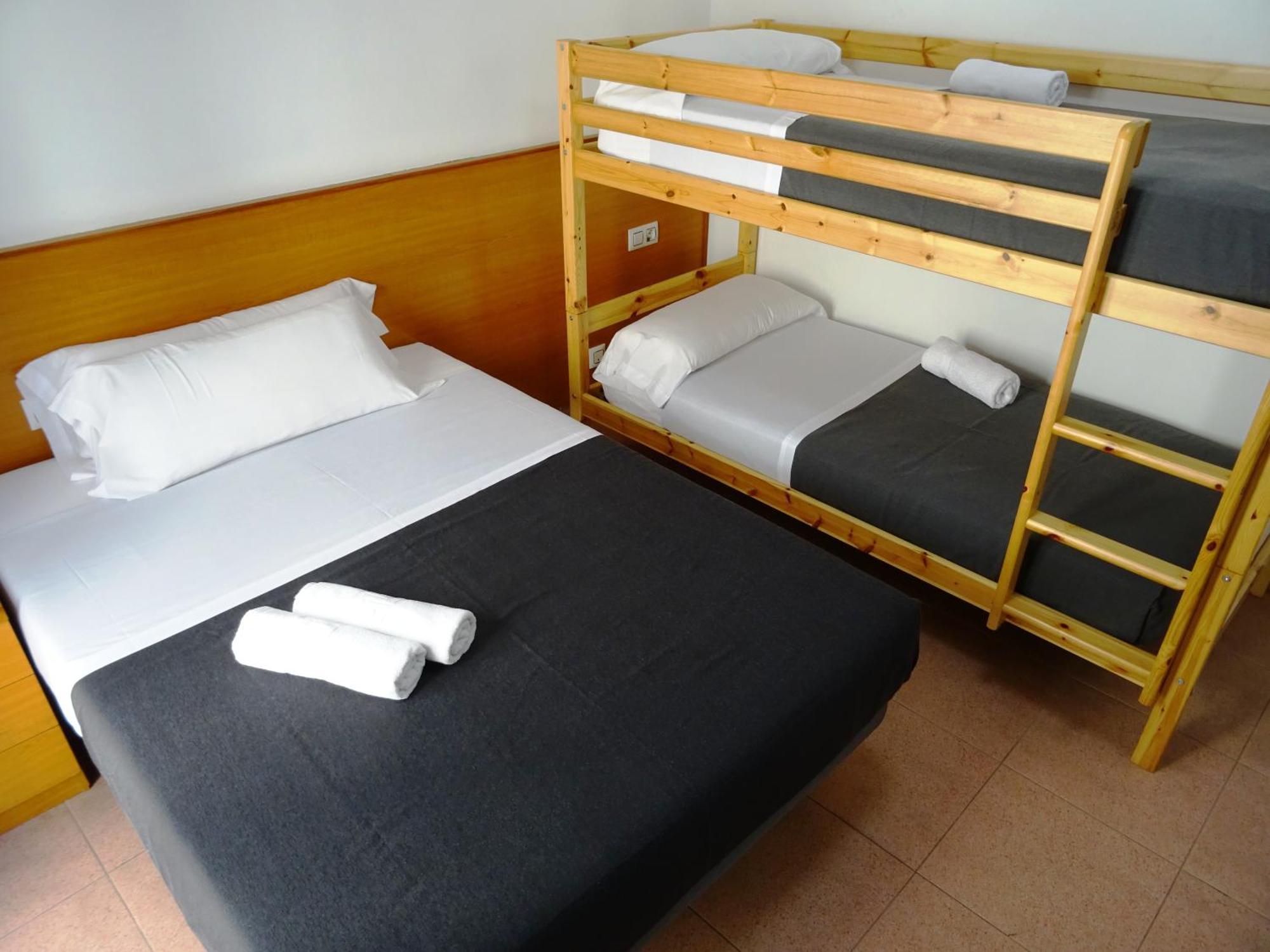 Center Plaza Figueres Apartment *