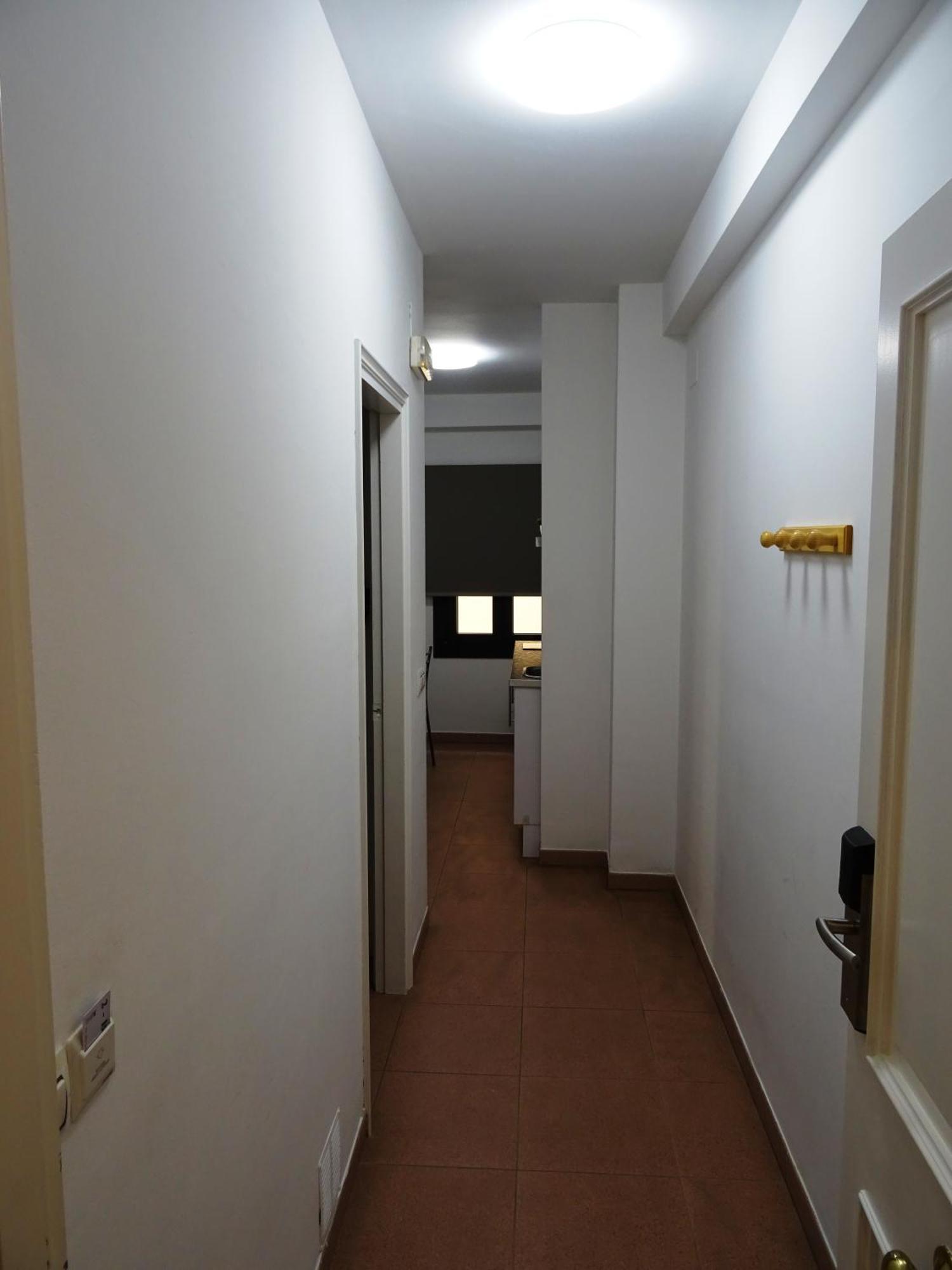 Center Plaza Figueres Apartment