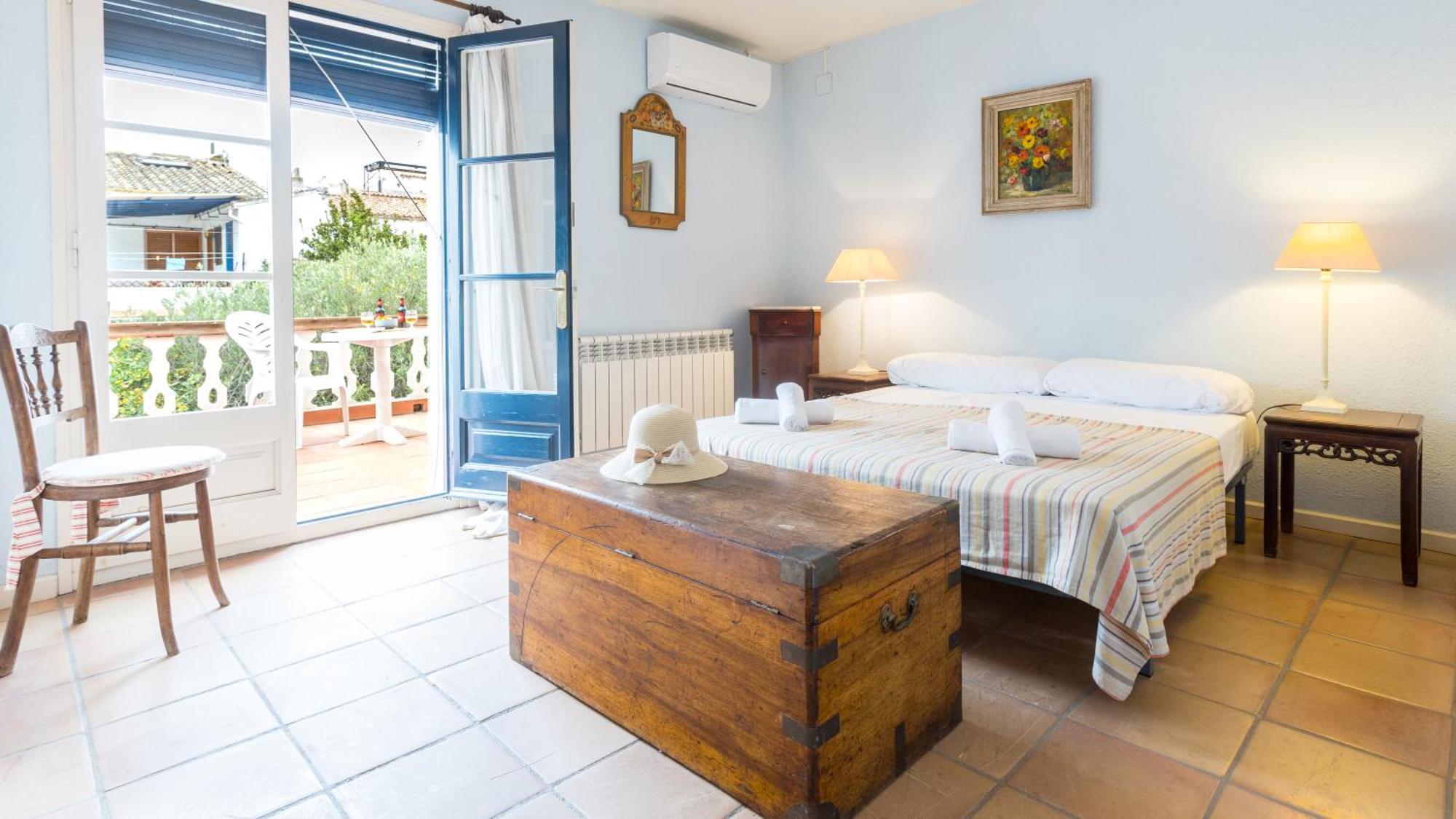 Monturiol Holiday home *