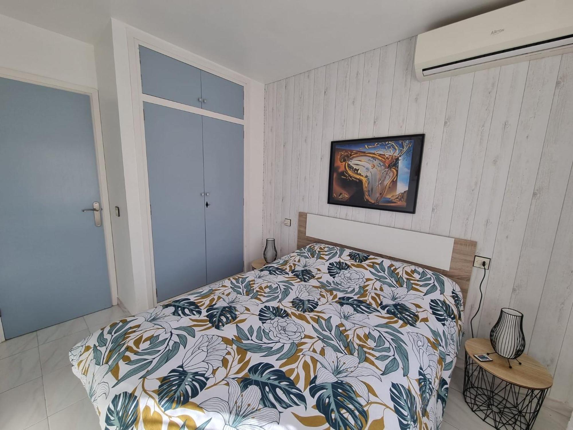 Apartment Lovely One Bedroom With Balcony
