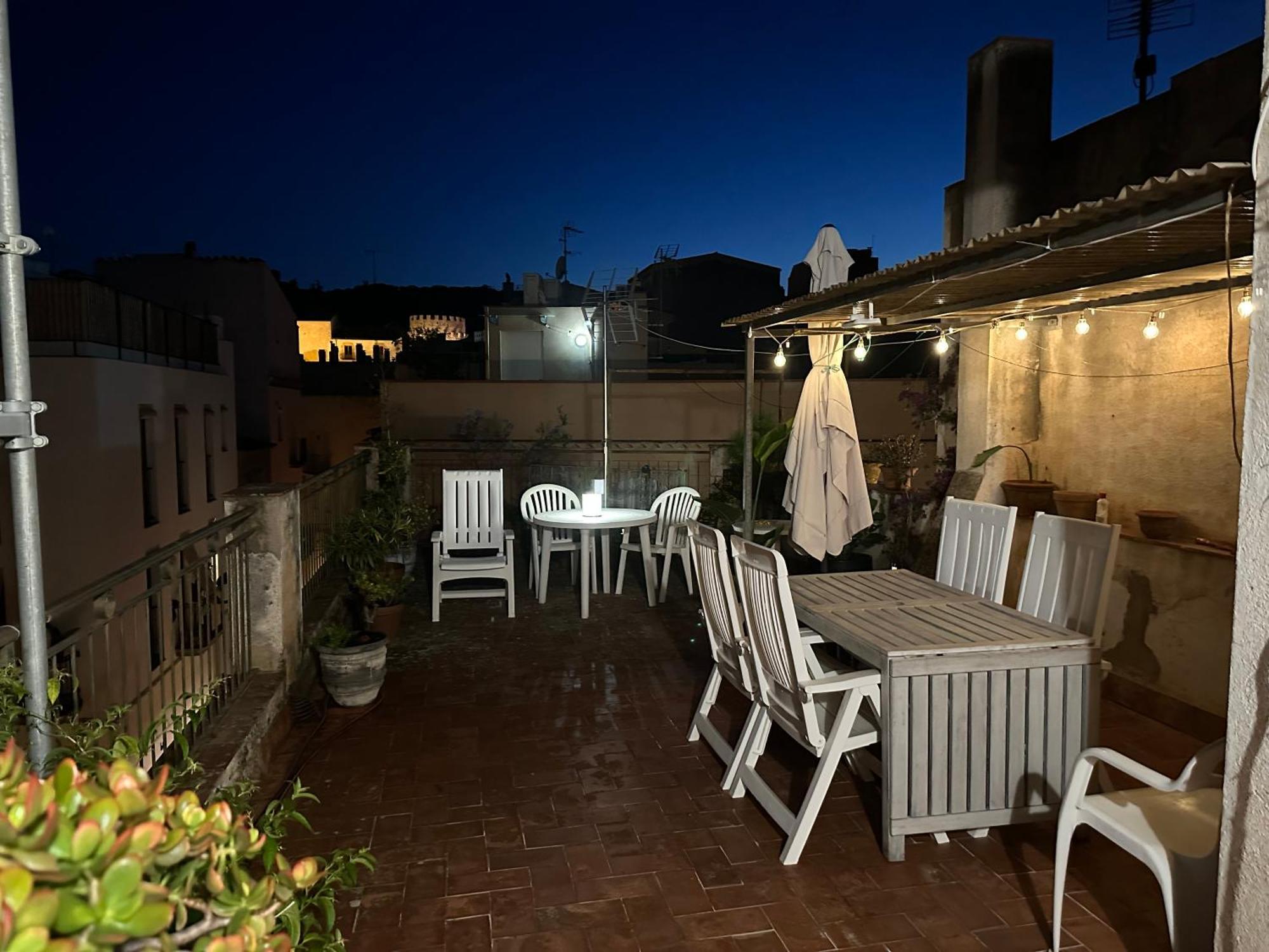 Apartment Notaria: Casco Antiguo With Garden Terrace