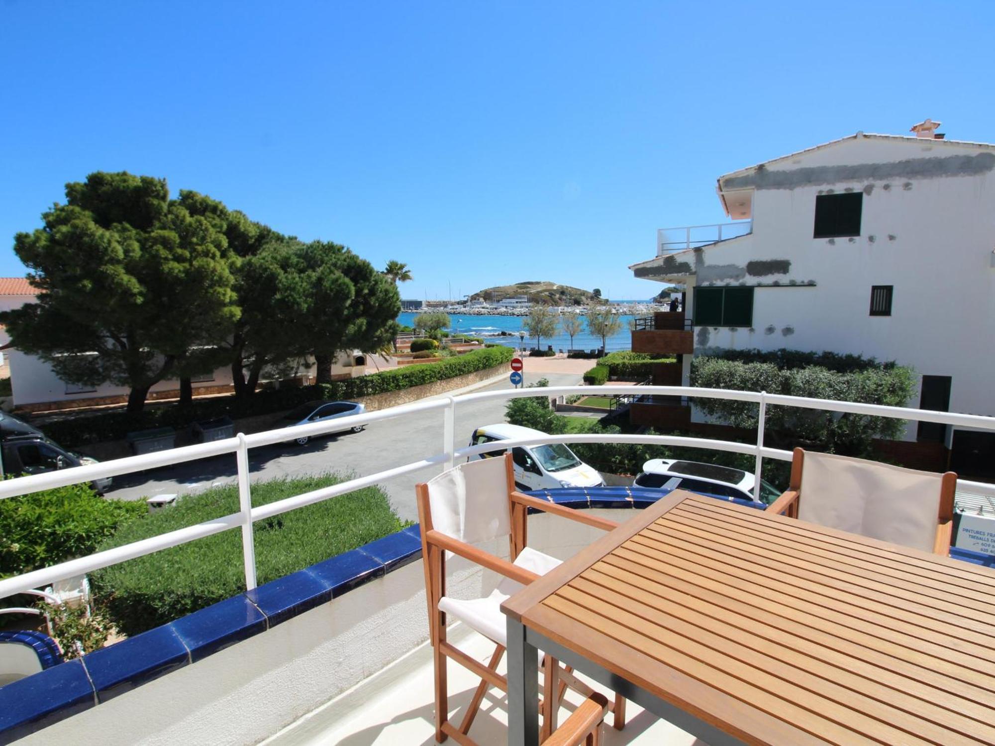 Apartamento Mistral - Acogedor, Luminoso Y De Ambiente Moderno Con Terraza Vista Mar. - Es-228-143 *