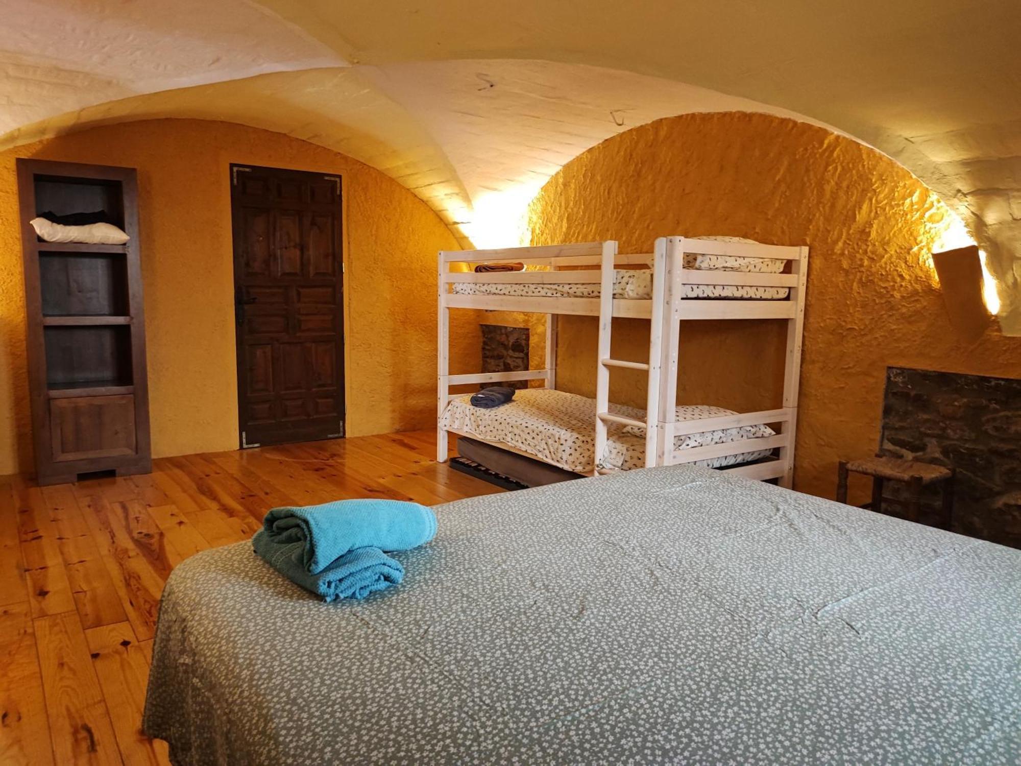 Ca La Figuera, Casa De Pueblo Con Piscina En Costa Brava Holiday home Palau Saverdera
