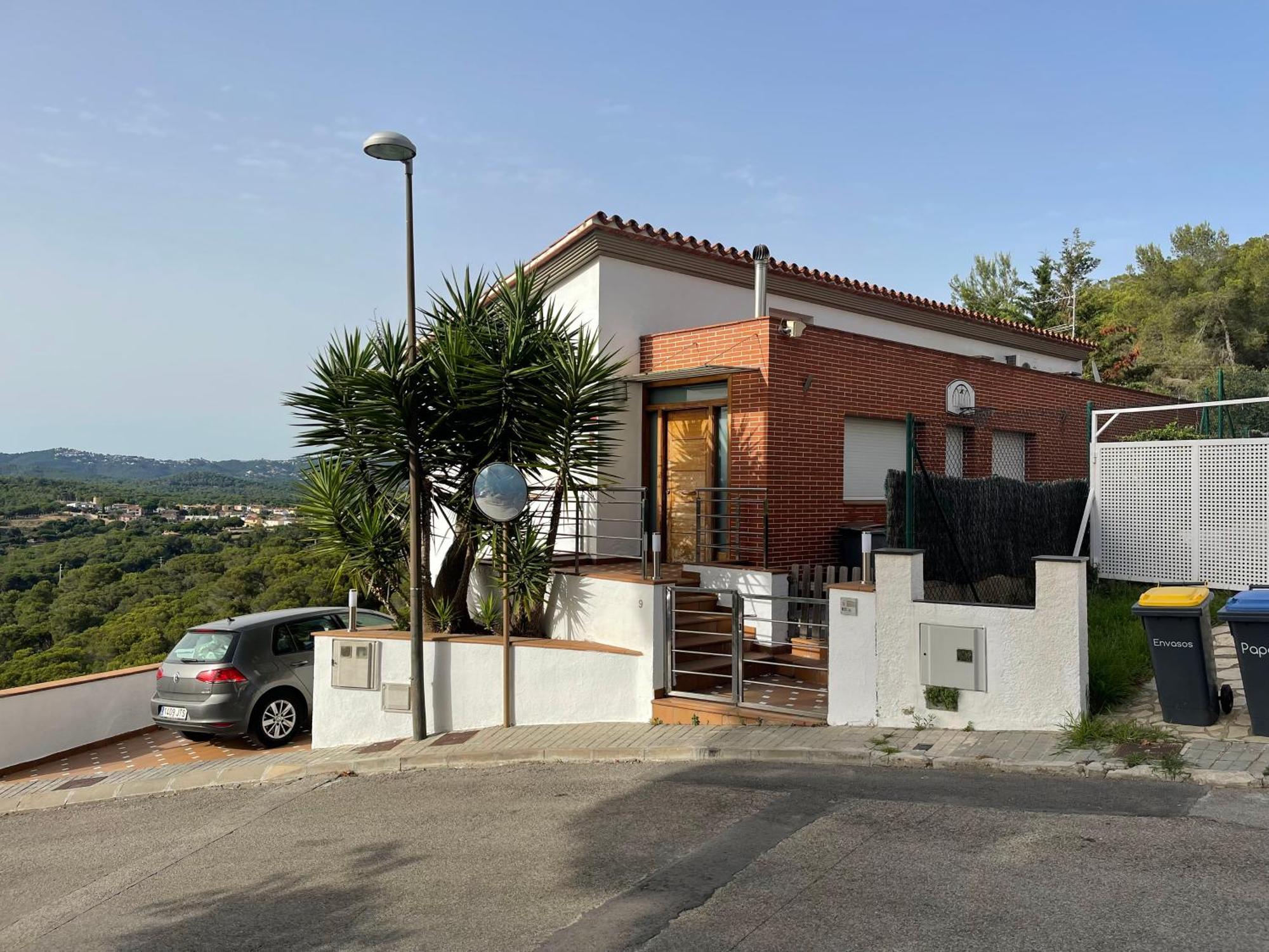 Villa For 2 Families *