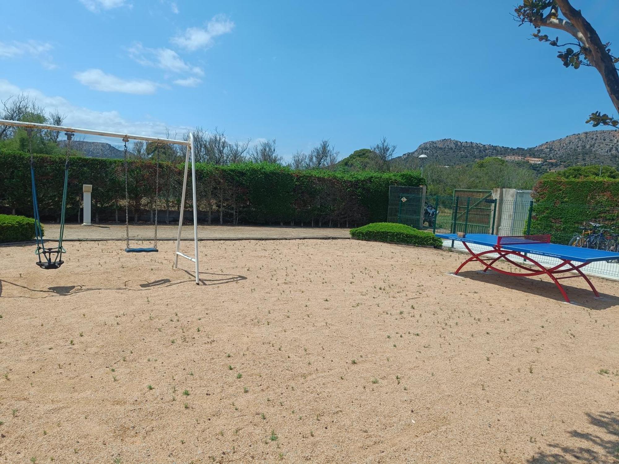 Cozy With Pool Close To & Nature Apartment
