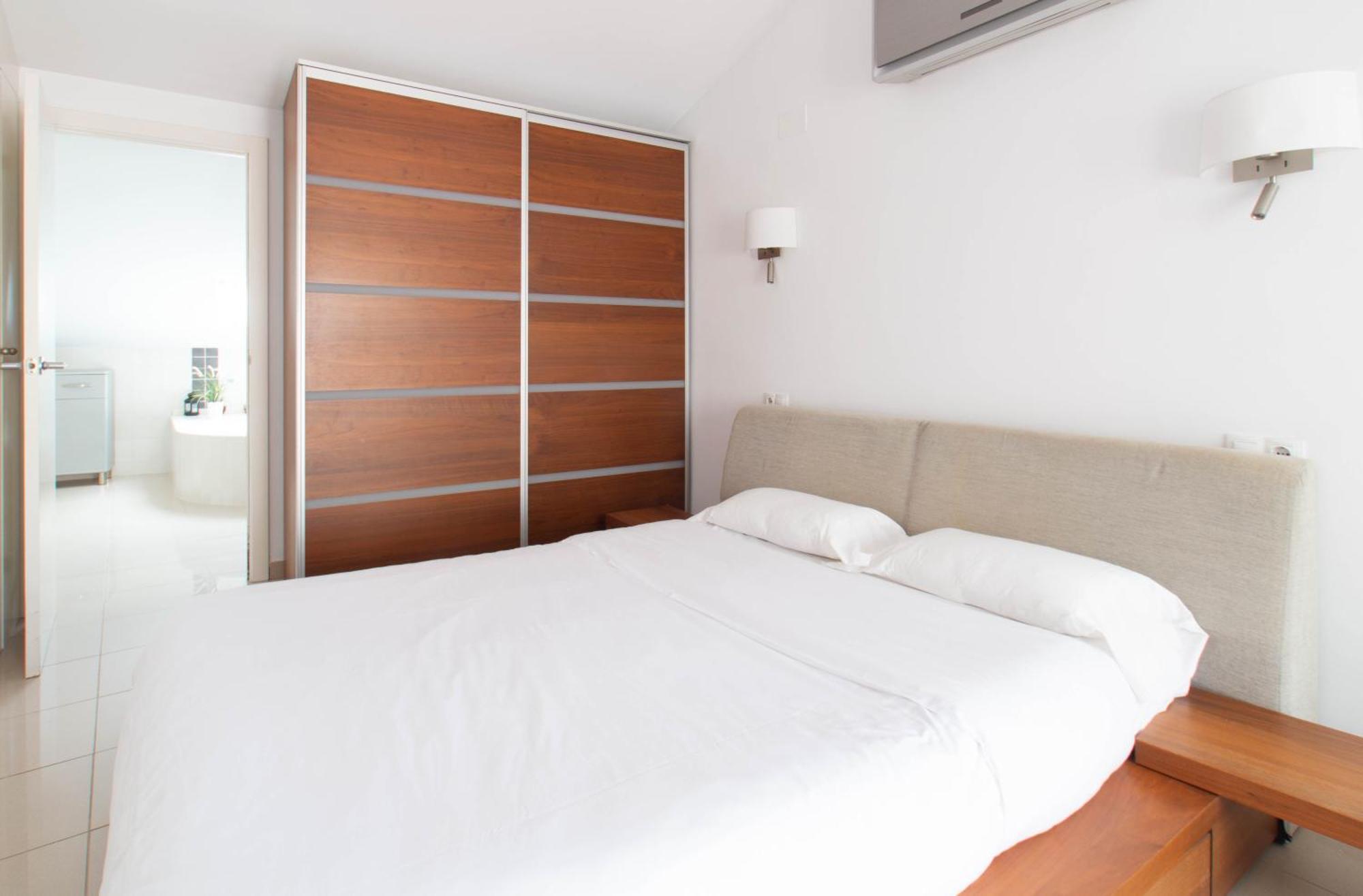 Sand Bay Beach Duplex Apartment *