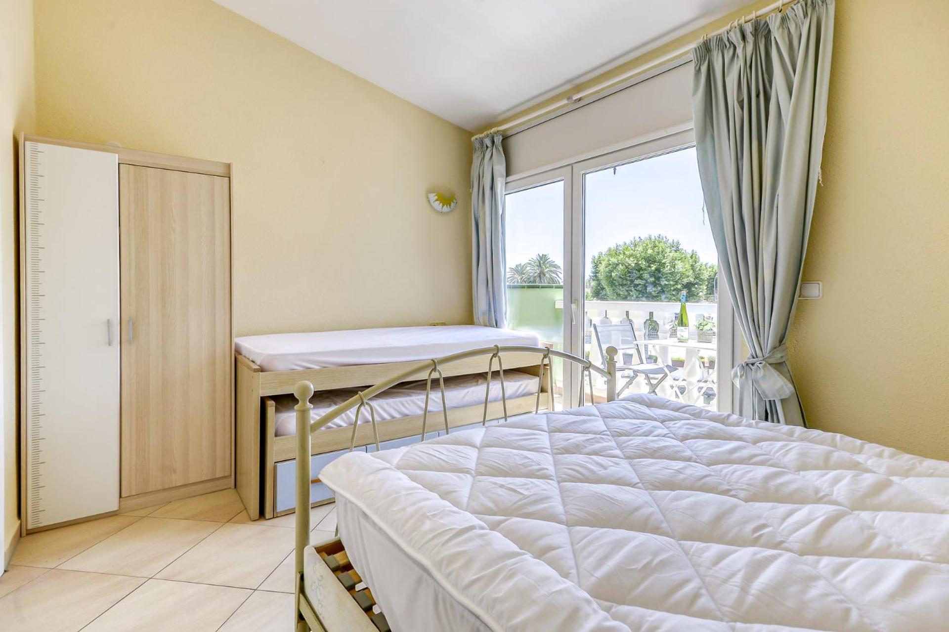 Port Petit 10 Amarre 3x8 -immo Barneda Holiday home