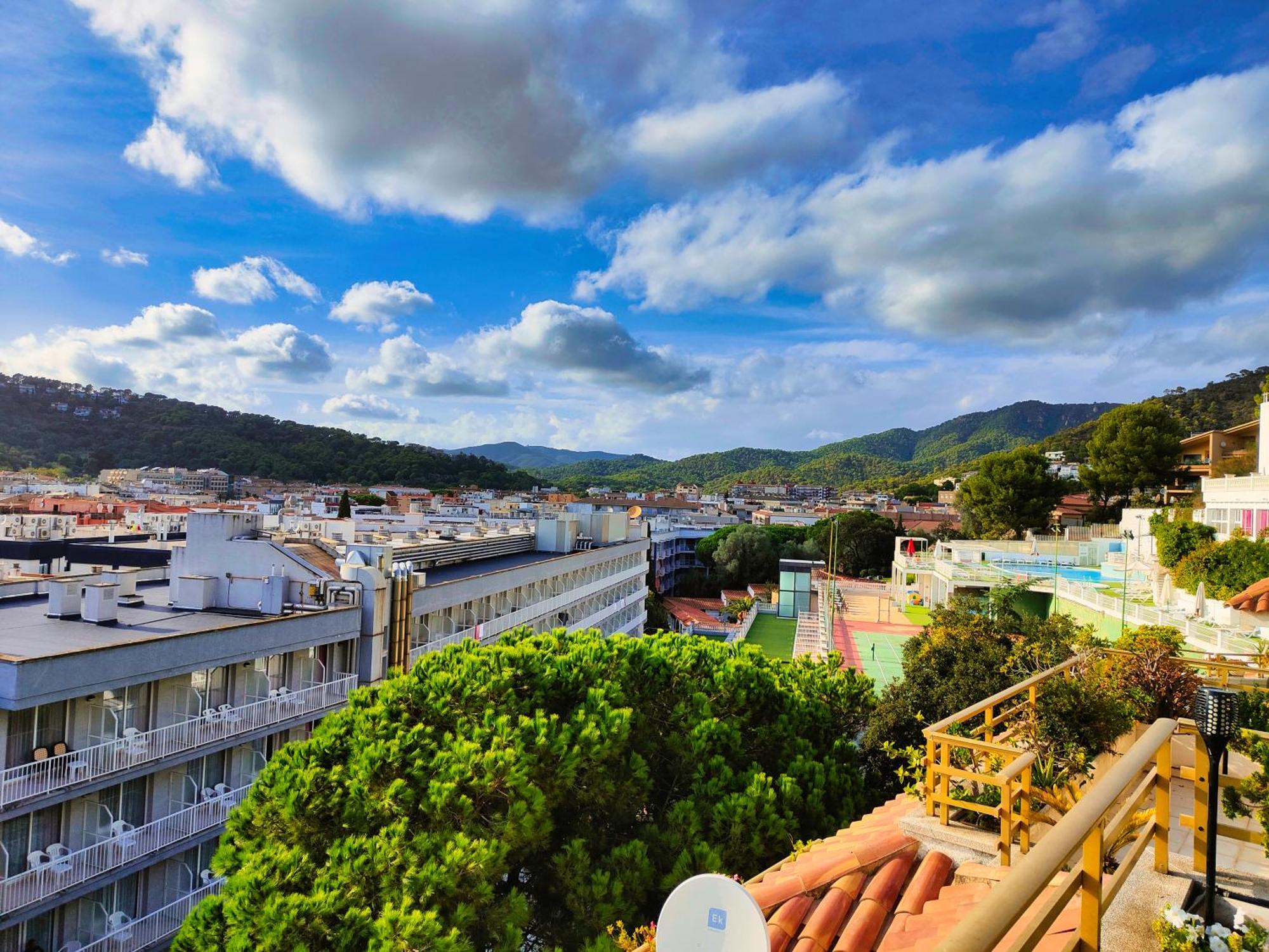 Apartment Luna Tossa De Mar With Jacuzzi, 5Mins Walking To The Beach, Sea And Castle View Big Terrace Tossa de Mar