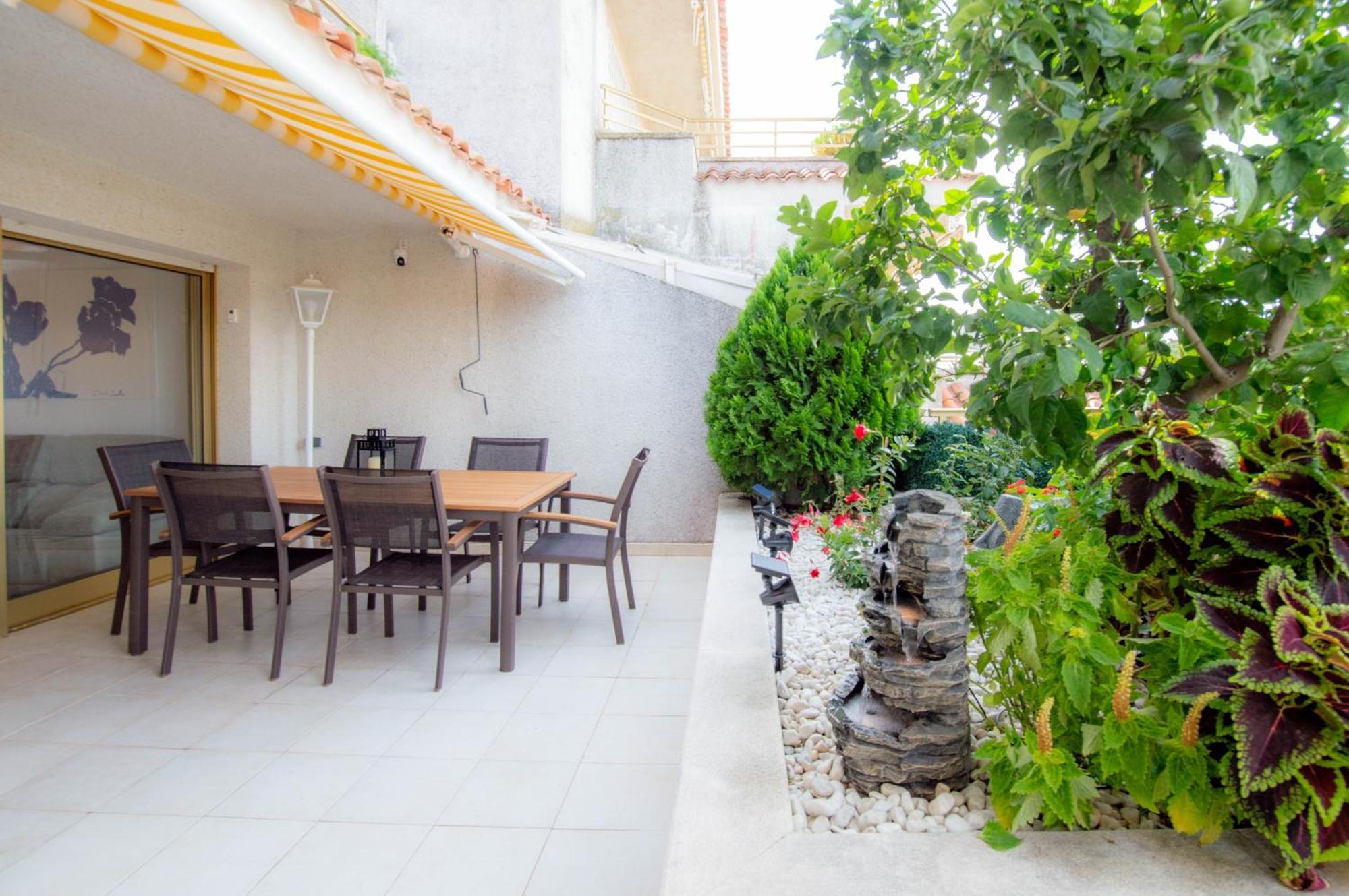 Apartment Luna Tossa De Mar With Jacuzzi, 5Mins Walking To The Beach, Sea And Castle View Big Terrace Tossa de Mar