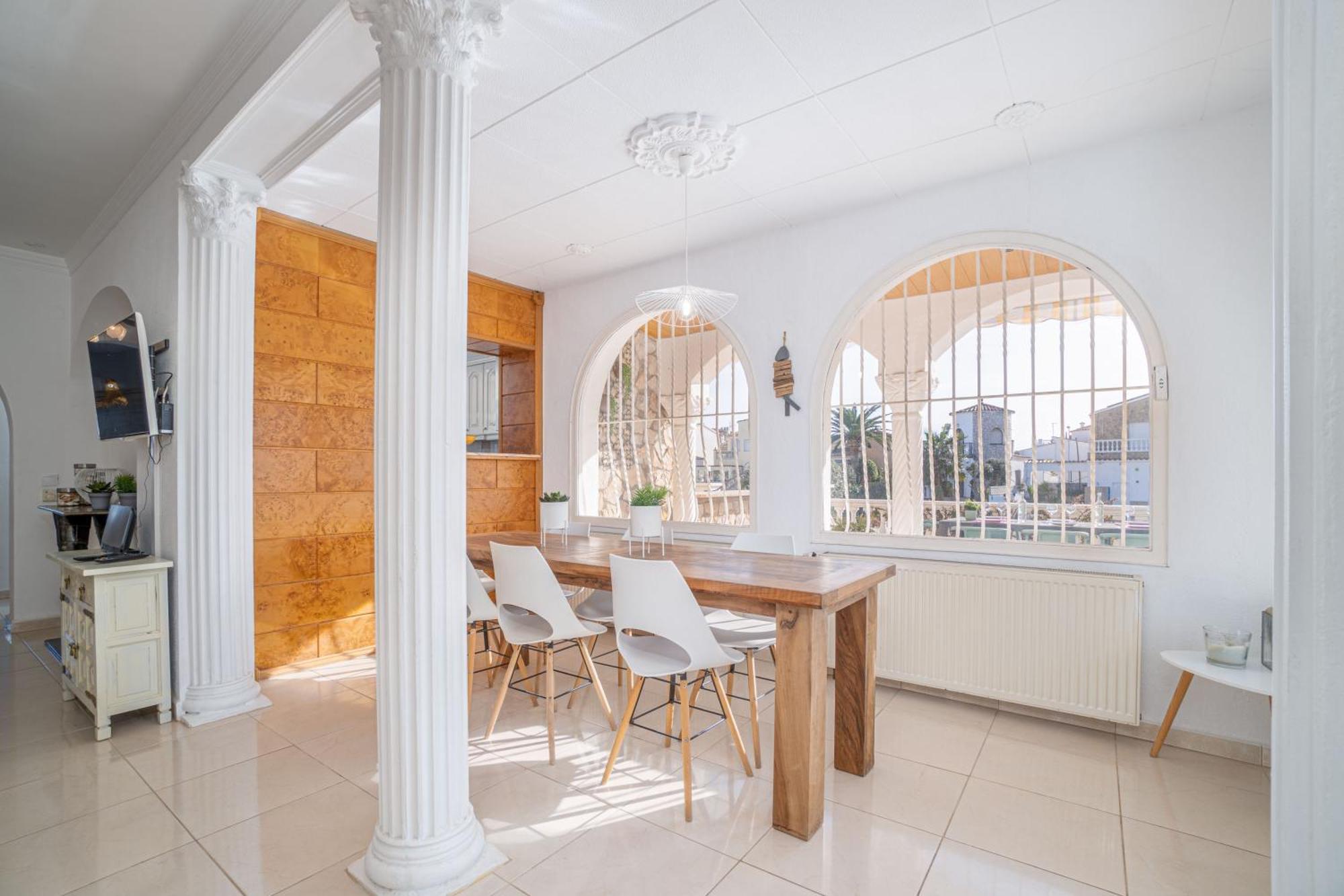 Apart-rent Fluvia 0002 Villa