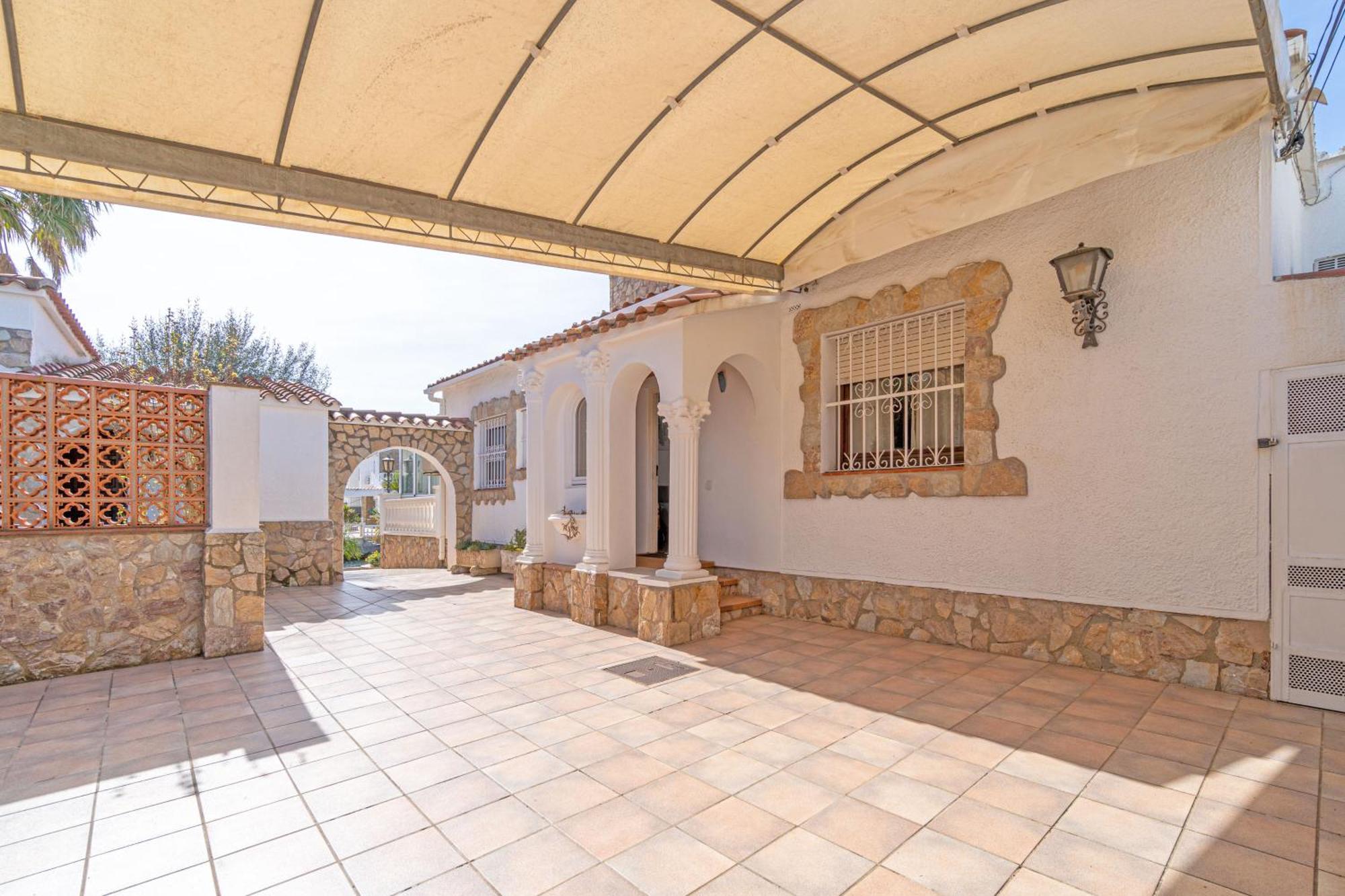 Villa Apart-rent Fluvia 0002 Empuriabrava