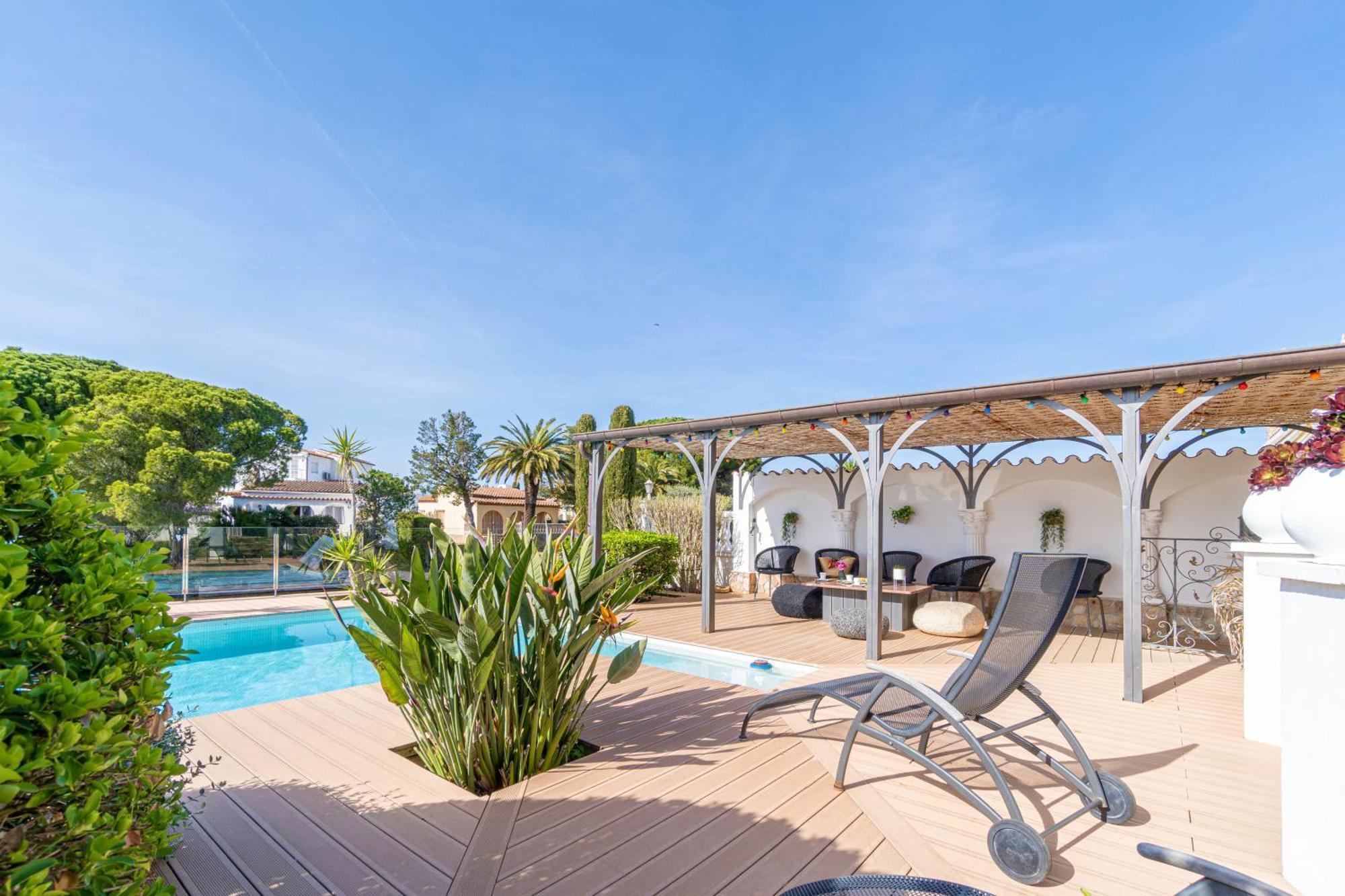 Apart-rent Fluvia 0002 Villa *