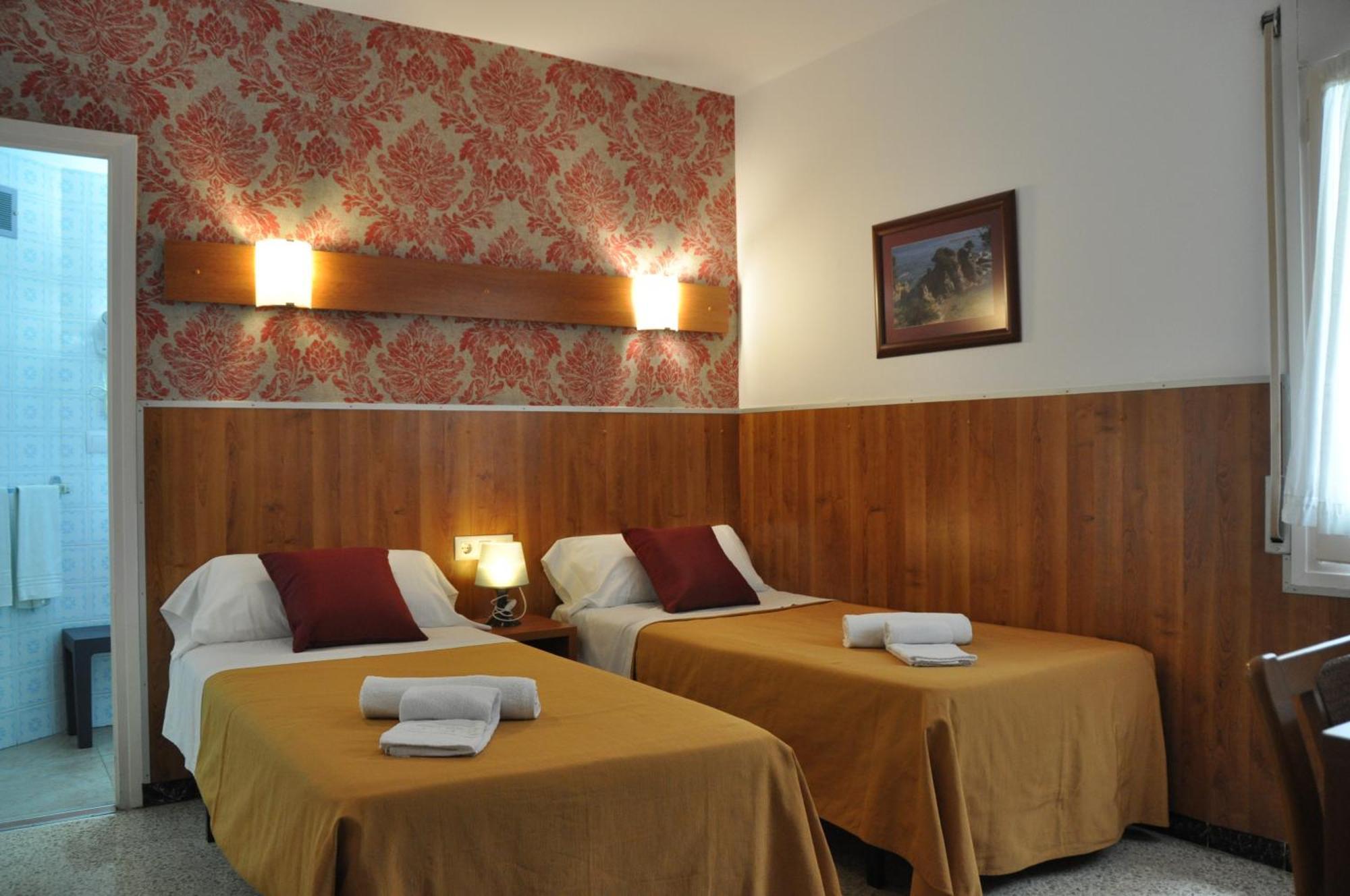 Guest house - El Amigo Lloret de Mar