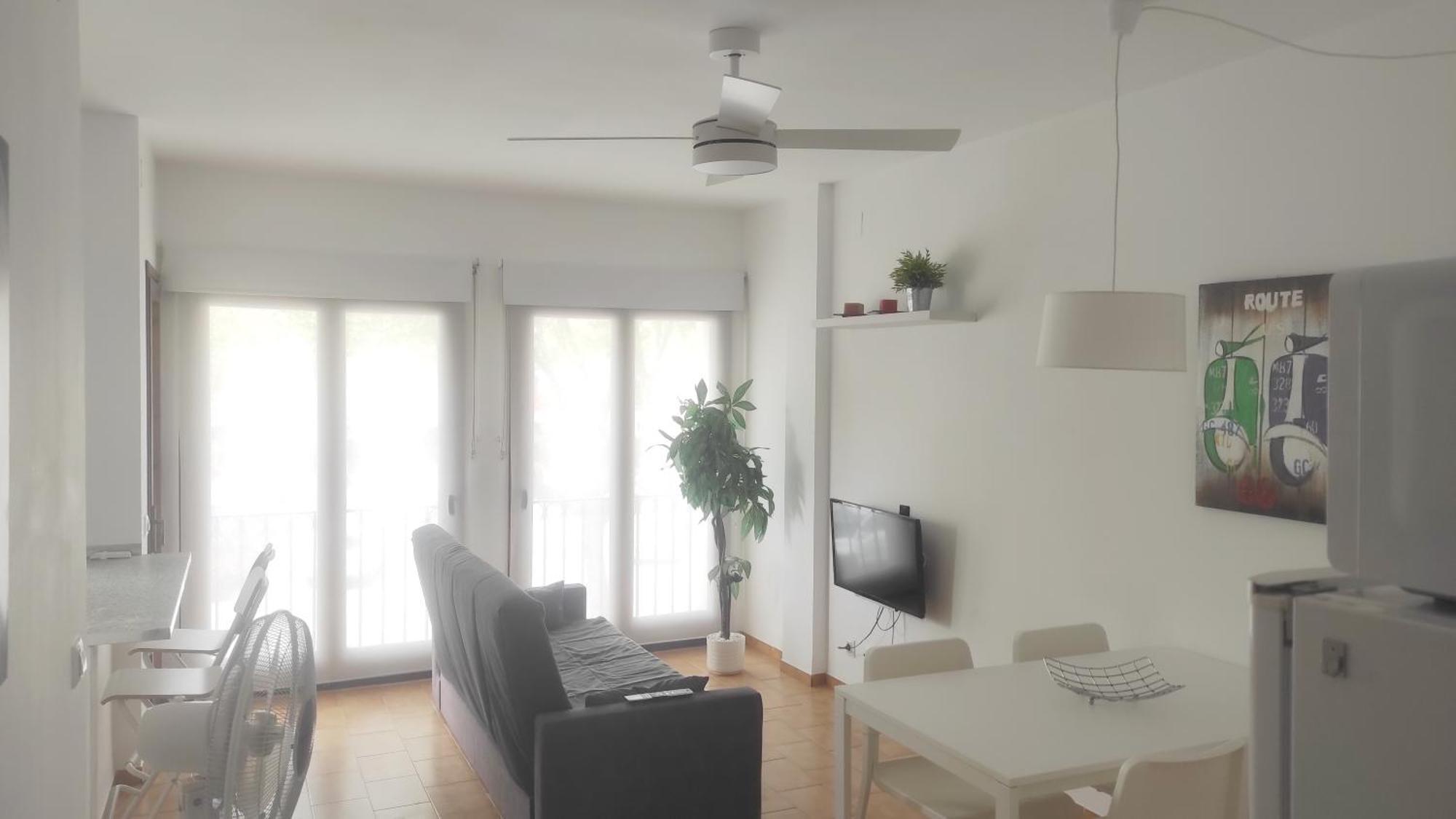 Apartamento Renovado, Luminoso, A 300m De La Playa * Ampuriabrava