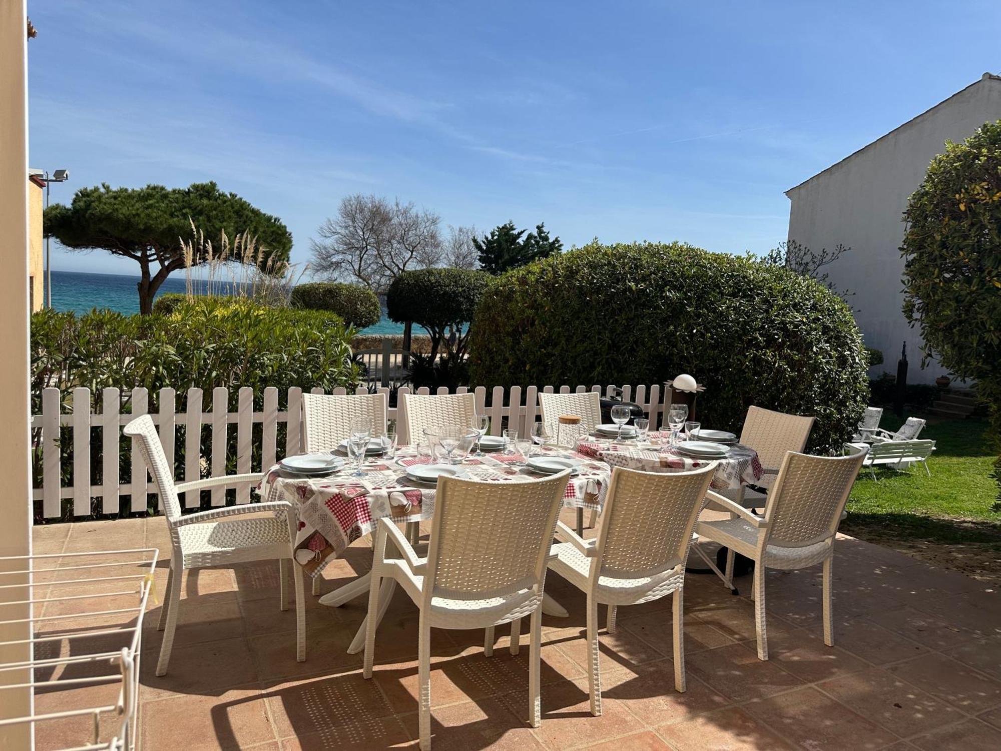 Casa Con Jardin A 25 Metros De La Playa. La T. Holiday home