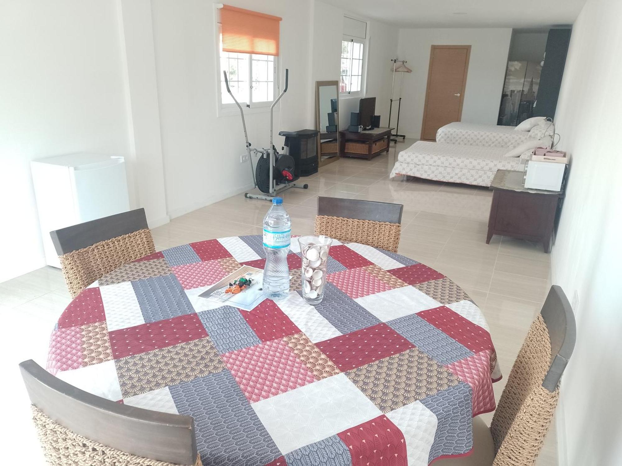 Gran Estudio De 50m2 Cerca Costa Brava