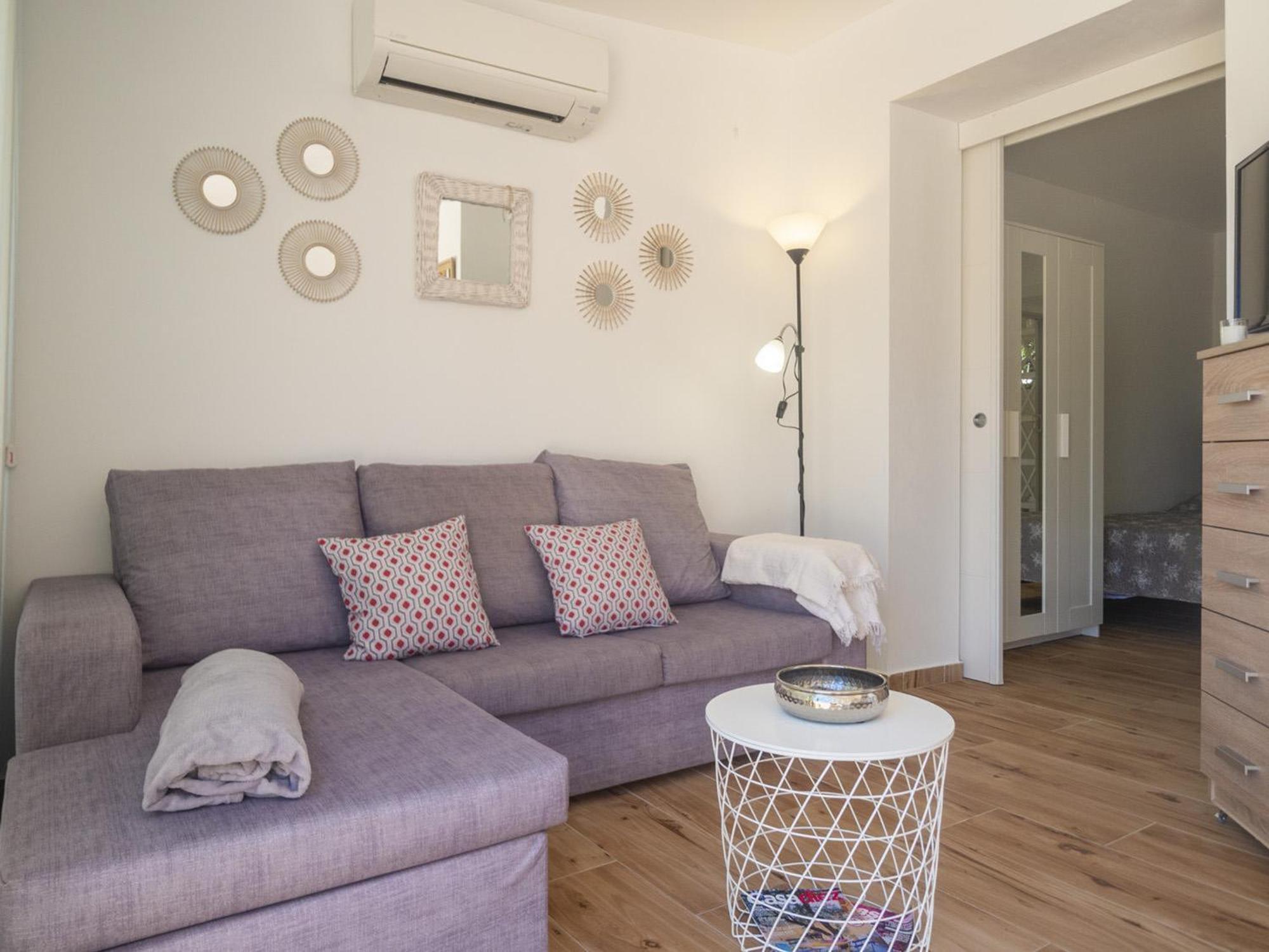 Apartamento Renovado Con Terraza, A Pasos De La Playa De Riells, ¡ideal Parejas! - Es-325-29