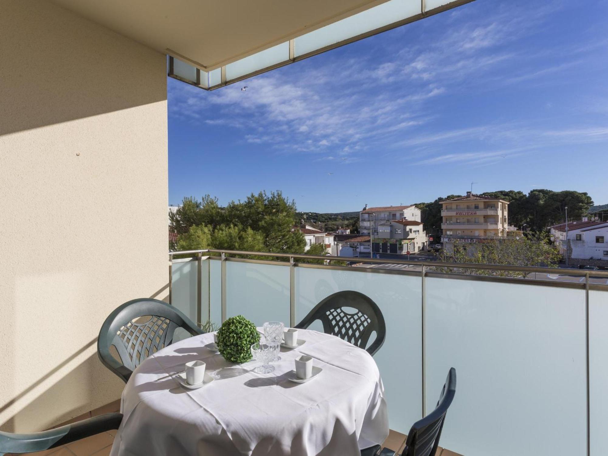 A 30m De La Playa De Riells, 4 Personas, Con Terraza Y Parking. - Es-325-14 *