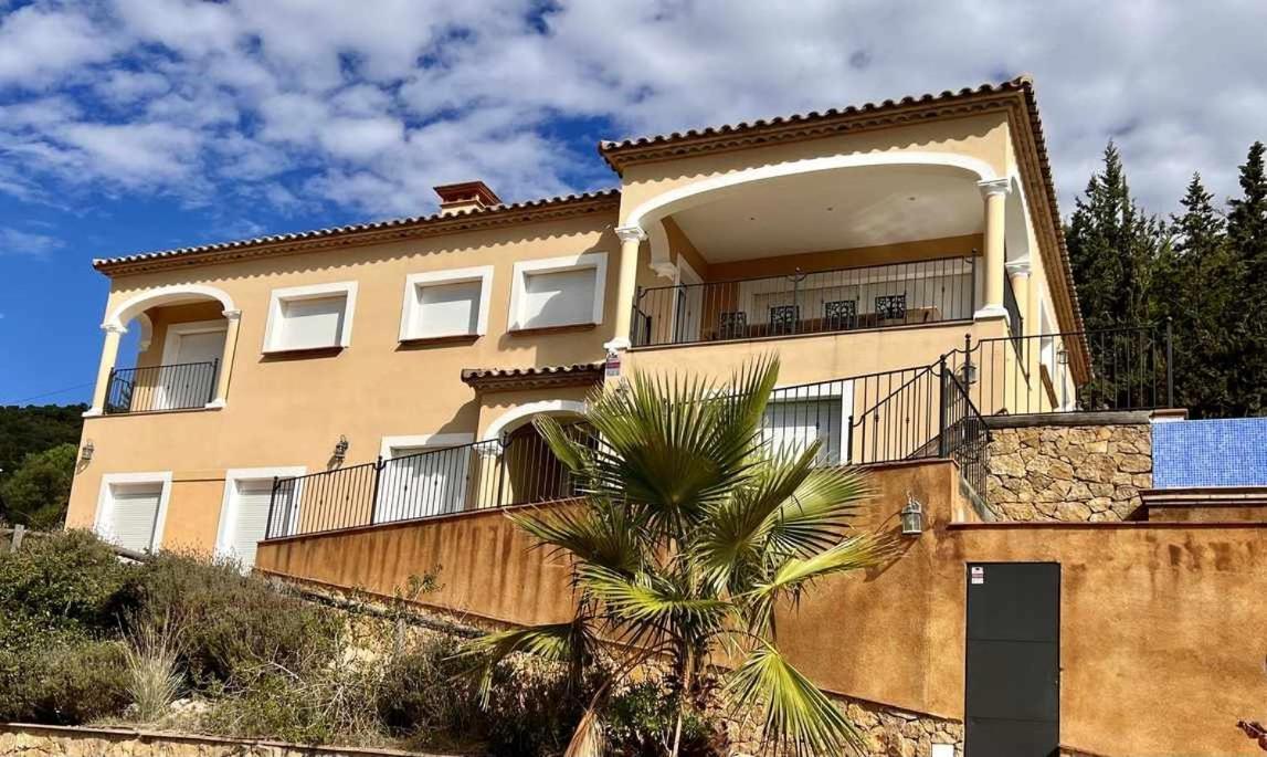 Casa Mas Ambros Con Piscina Desbordante Villa *