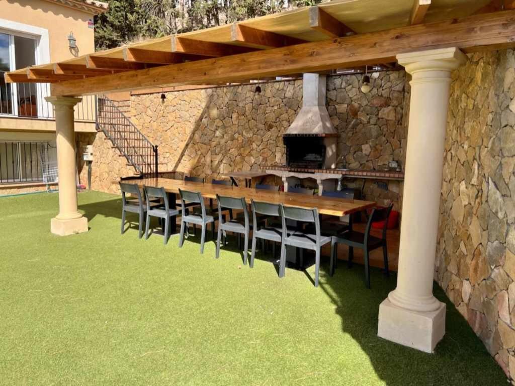 Casa Mas Ambros Con Piscina Desbordante Villa