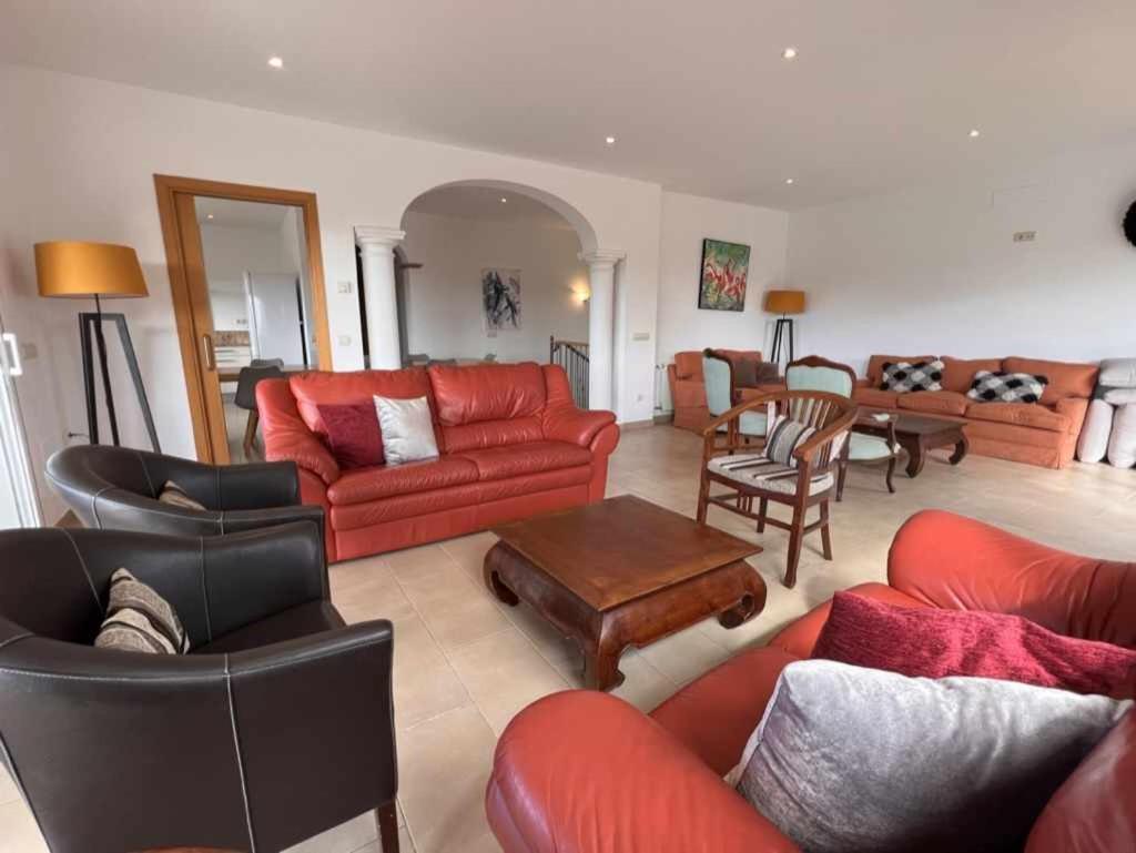 Casa Mas Ambros Con Piscina Desbordante Villa