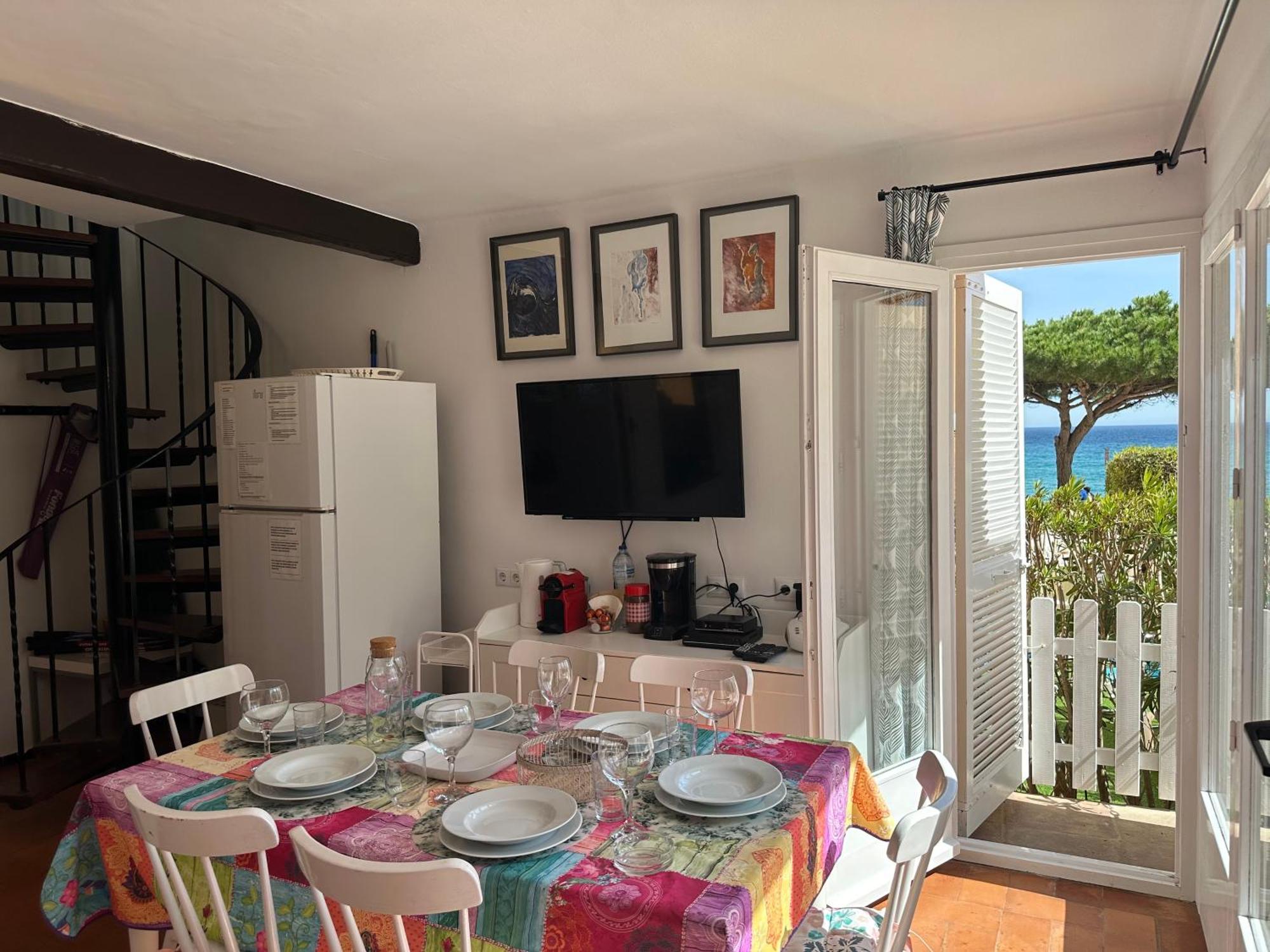 Casa Con Jardin A 25 Metros De La Playa. La T.