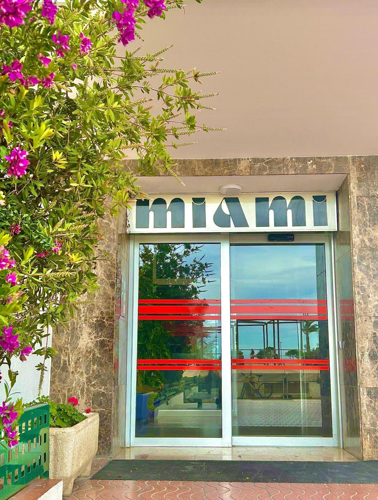 A Perte De Vue 50 M De La Climatise Apartamento Ampuriabrava