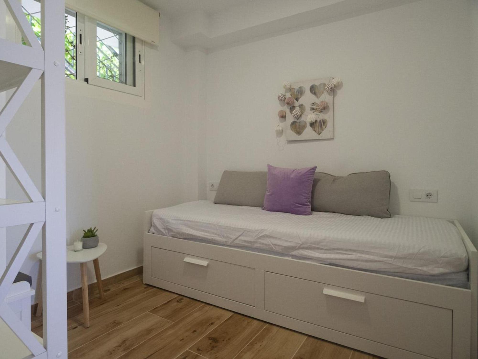 Renovado Con Terraza, A Pasos De La Playa De Riells, ¡ideal Parejas! - Es-325-29 *